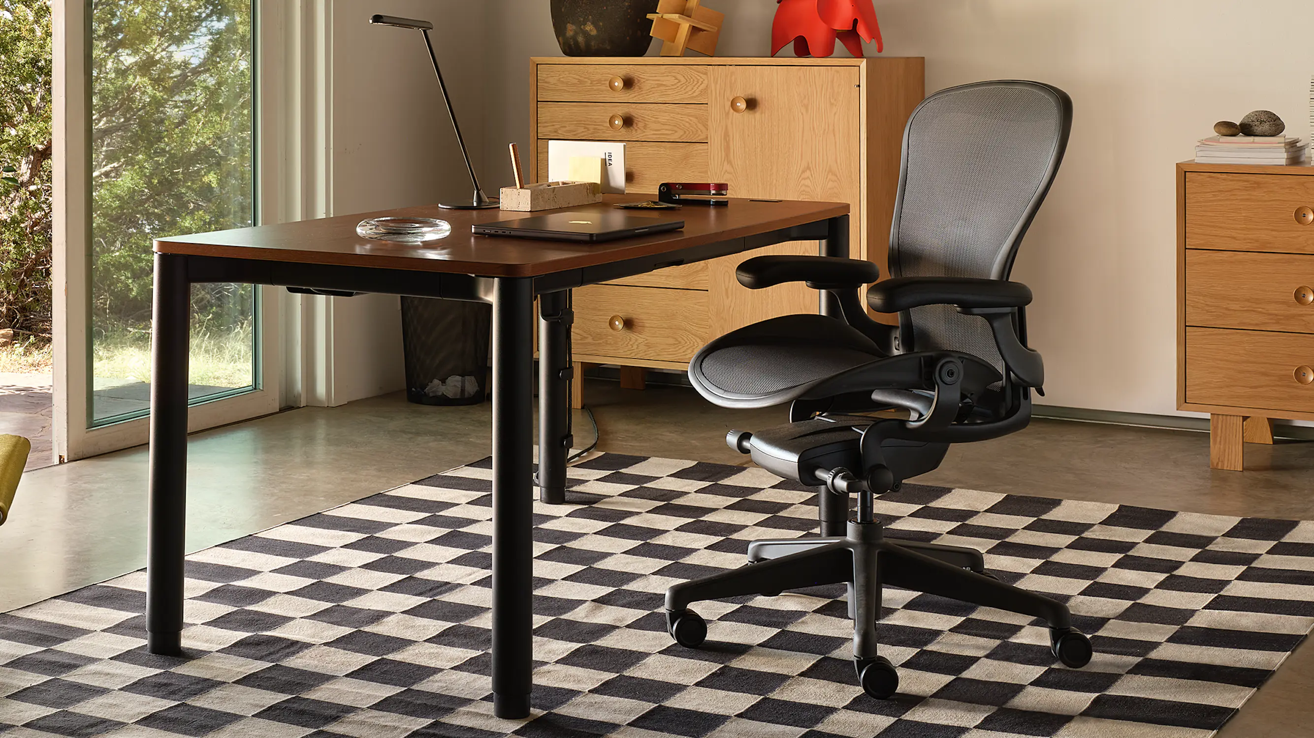Ergonomic Office Chairs, Desk Chairs & Task Chairs – Herman Miller Store