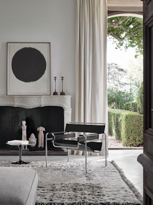 wassily chair marcel breuer saarinen side table