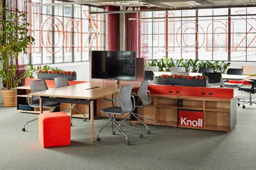 knoll design days 2019 antenna workspaces multigeneration by knoll rockwell unscripted upholstered seat fence spine media enclave