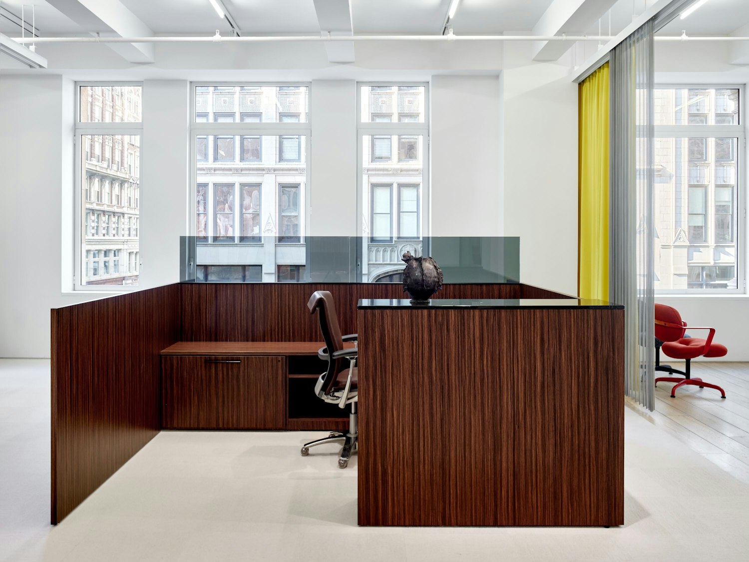 Knoll NYC Showroom Dividends Horizon Reff Profiles