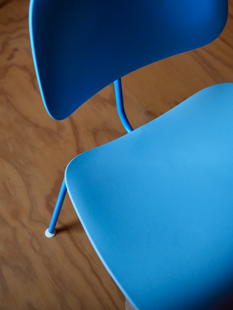 Eames Molded Plastic Dining Chair (EC-127)