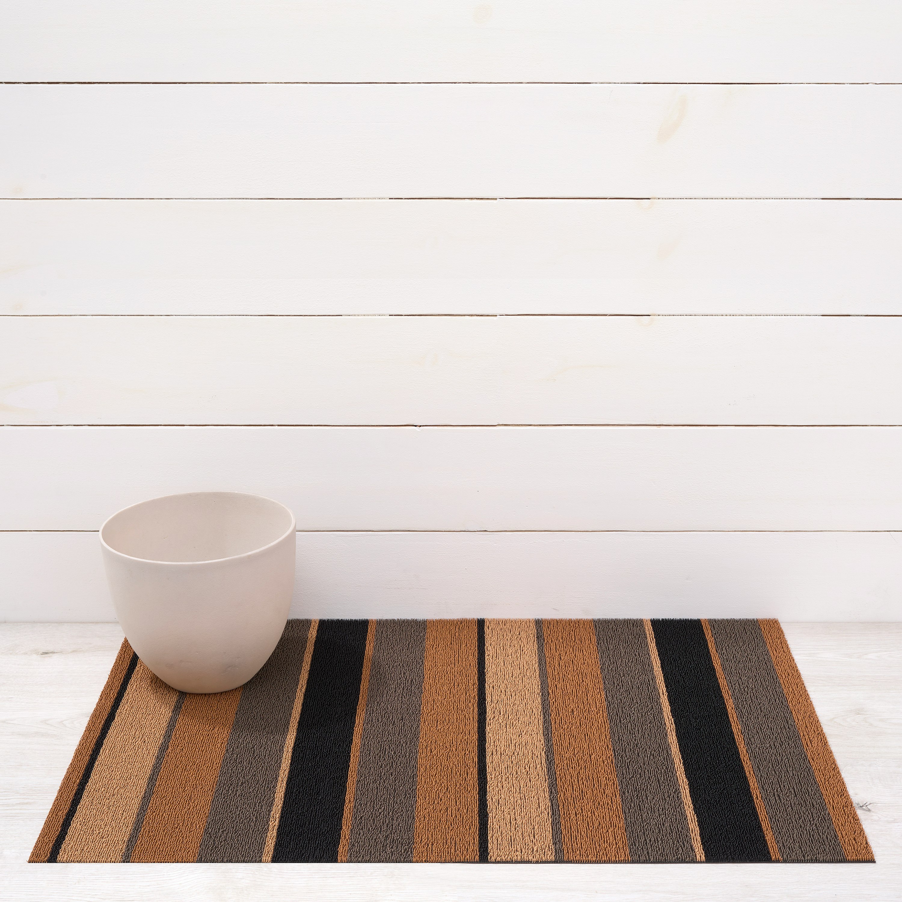 Bolt Stripe Shag Mat