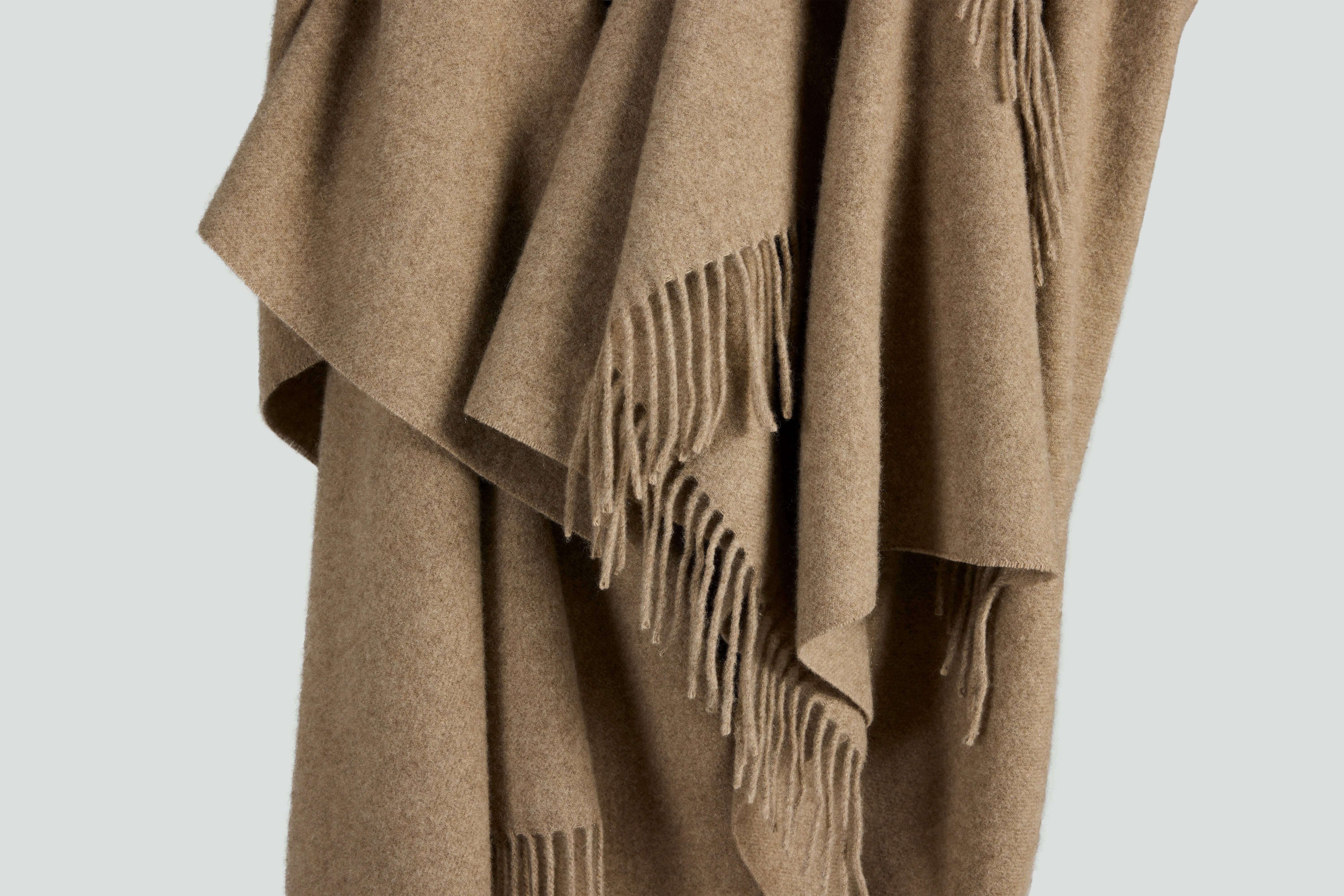 Geneva Cashmere Throw - camel
