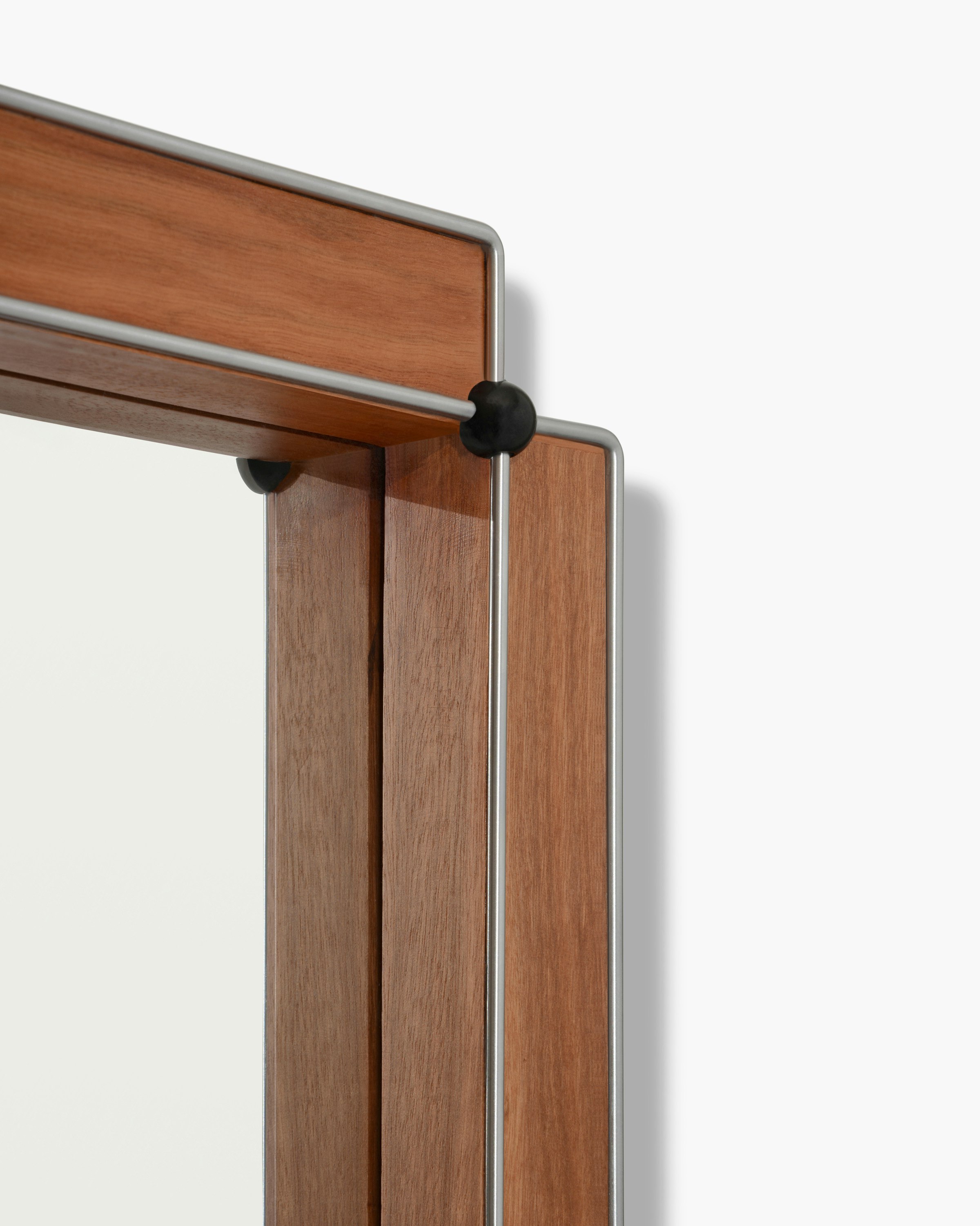 Trim Mirror