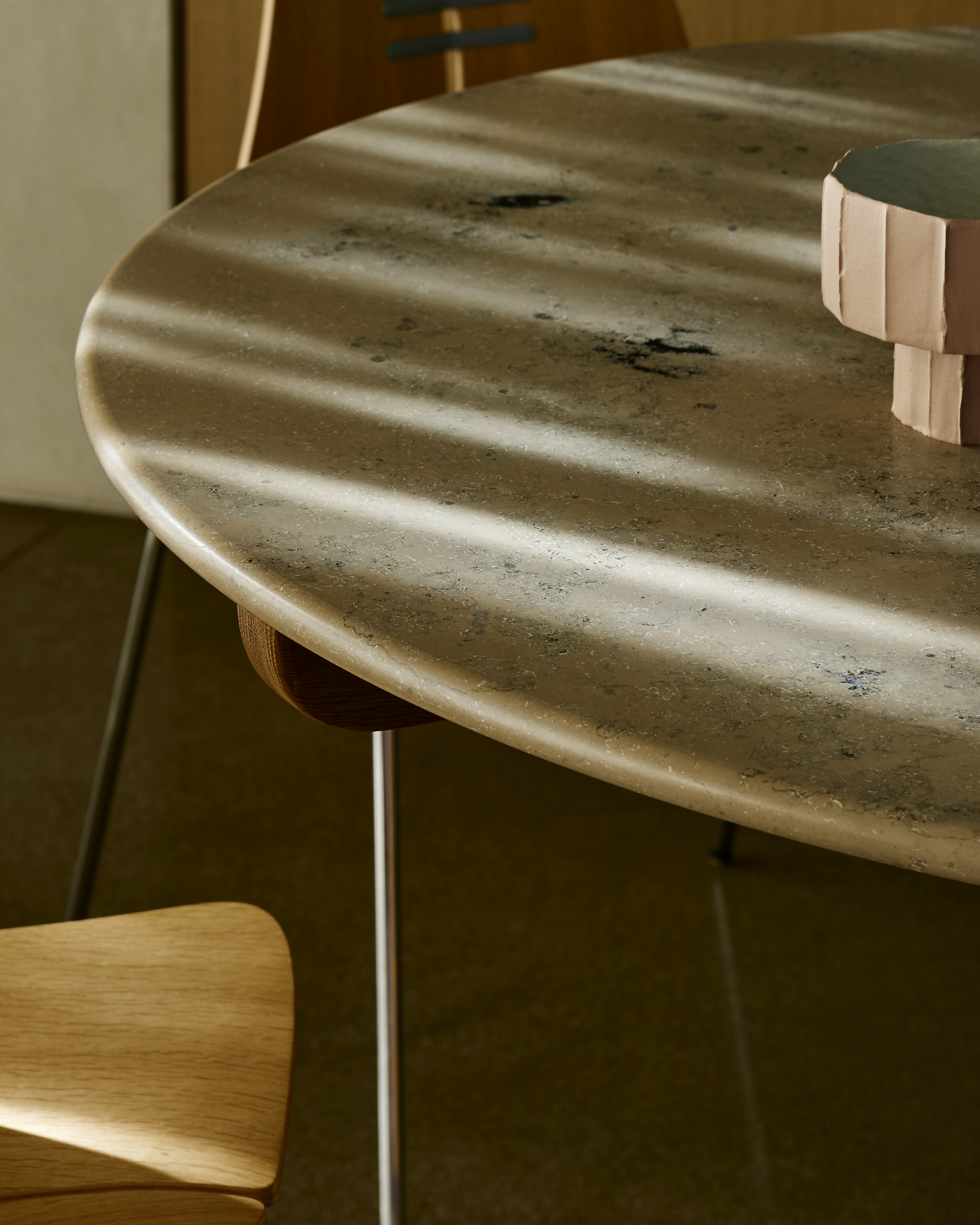 Pinna Dining Table
