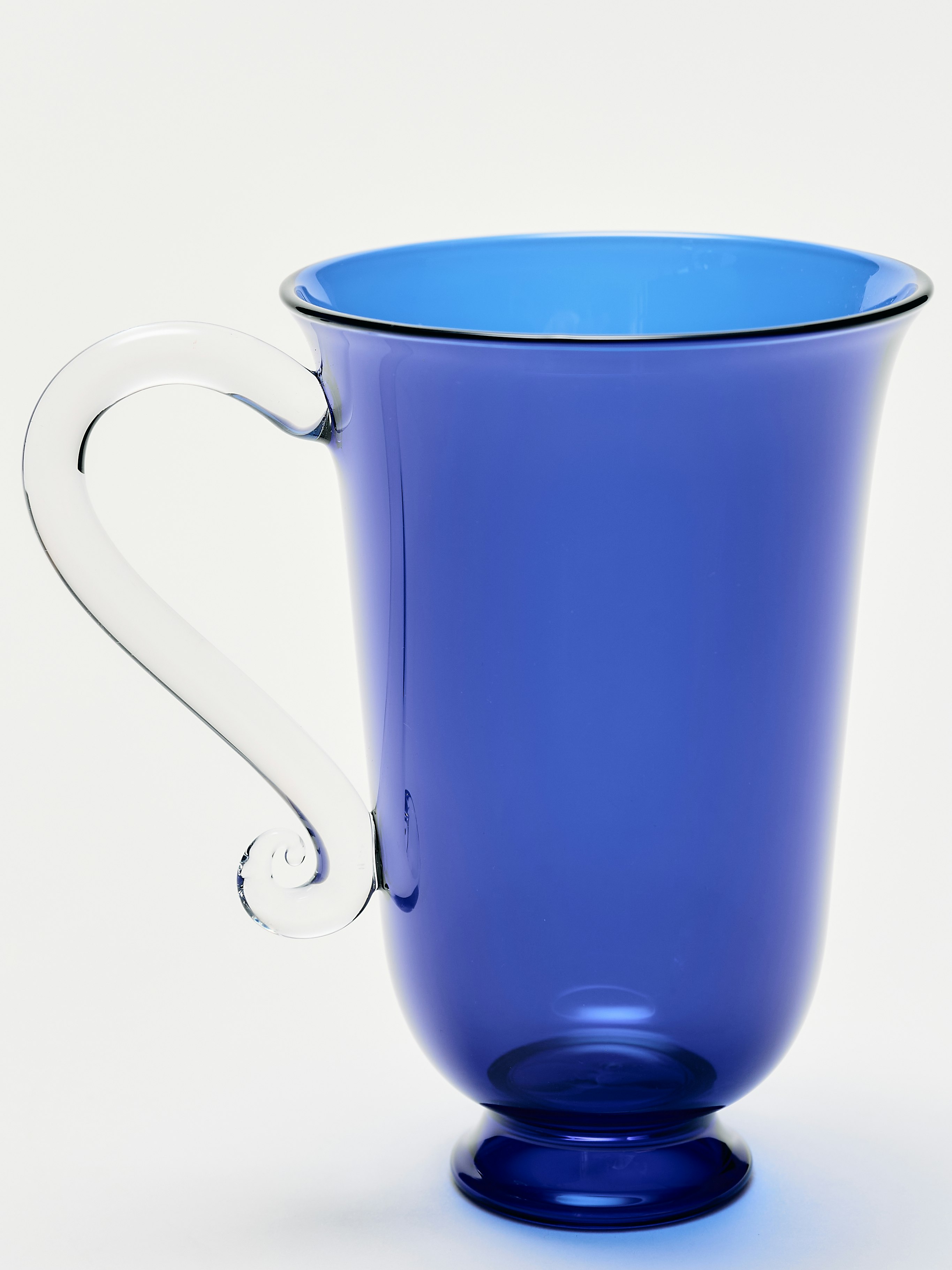 A Grande Tasse Cups in Blue Clear viewed from the front.