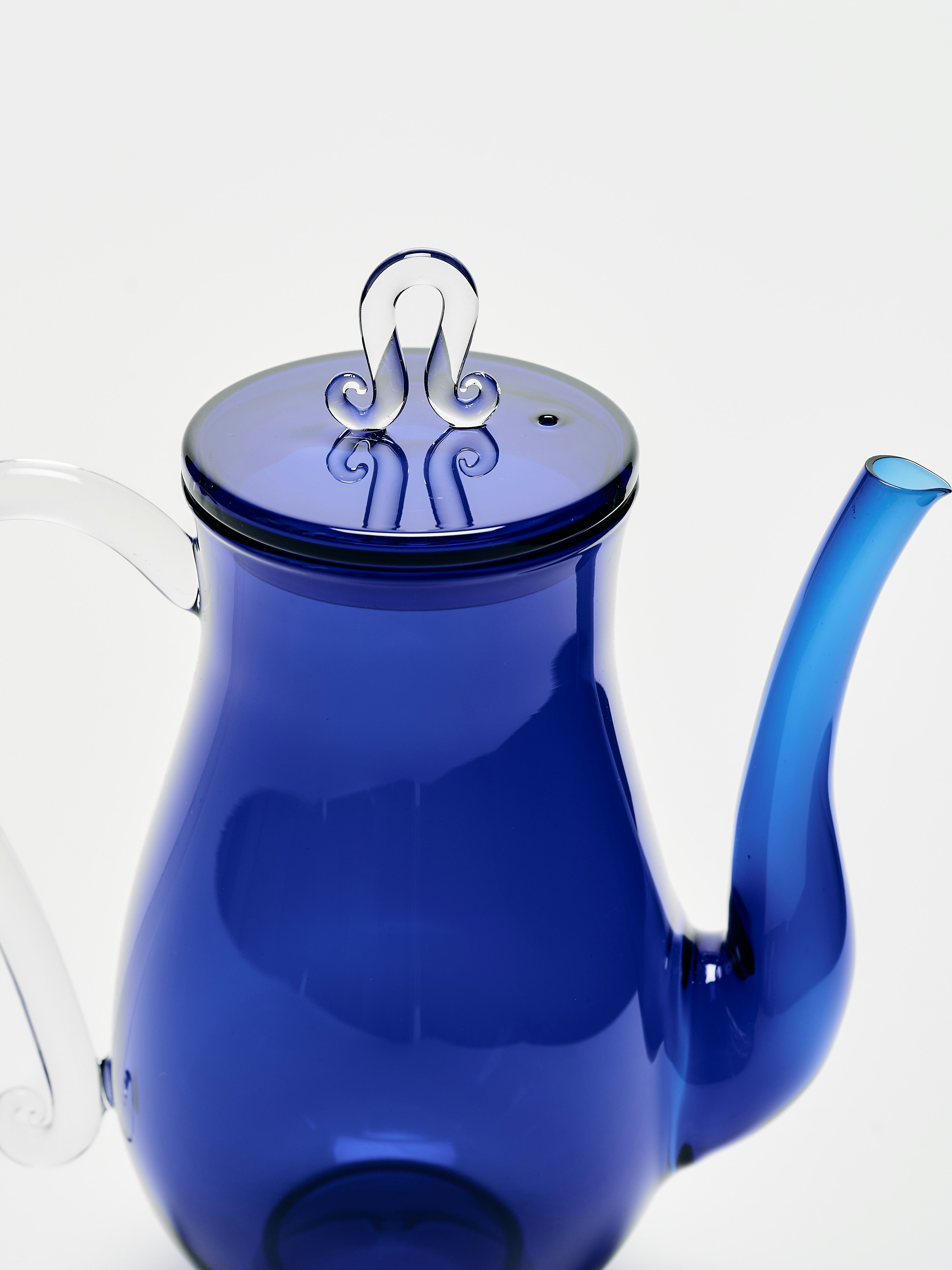 A detailed look at Bell Pot in Blue Clear.