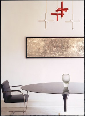 Flat Bar Brno Chair and Tulip Table