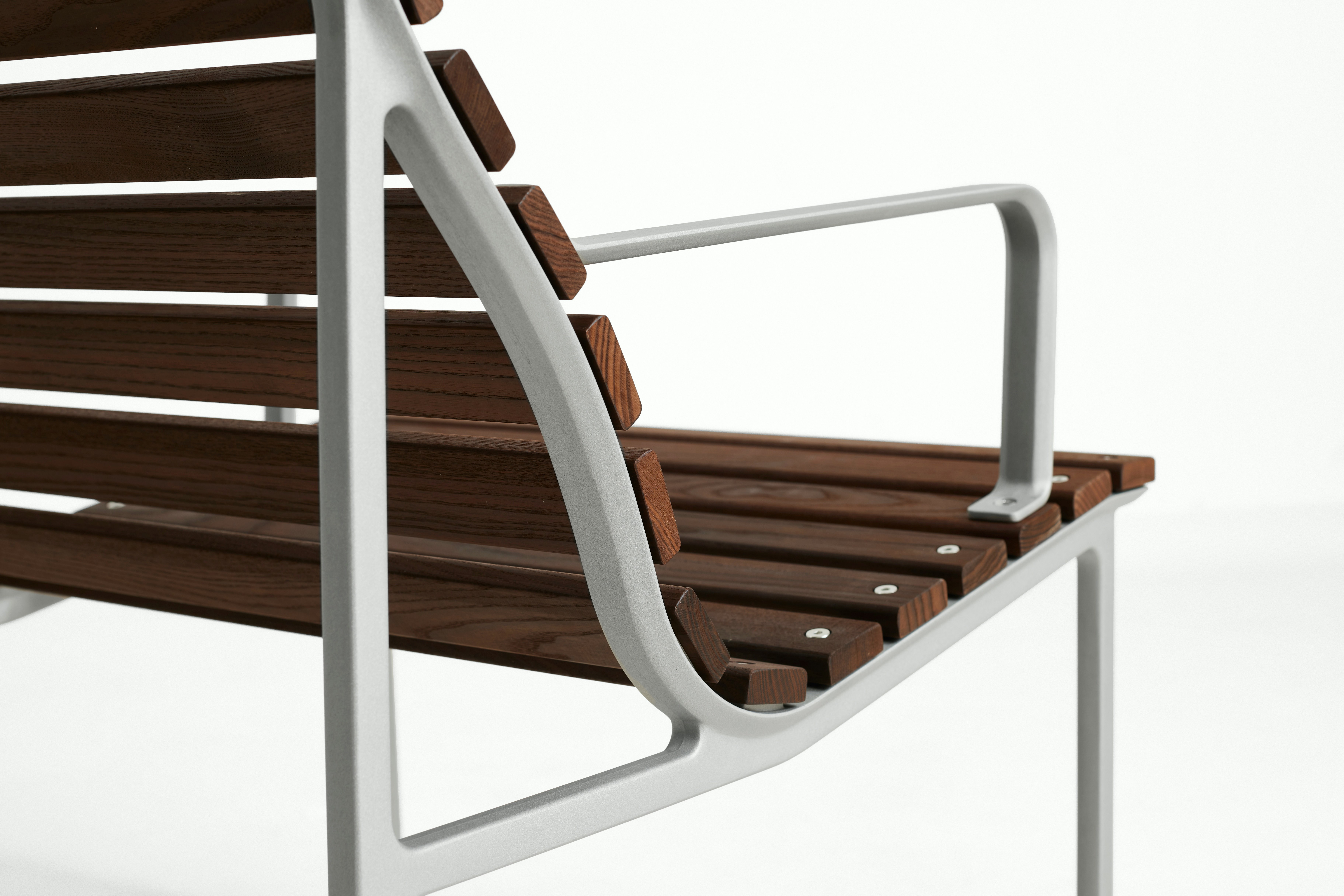 Traverse Lounge Chair with Arms