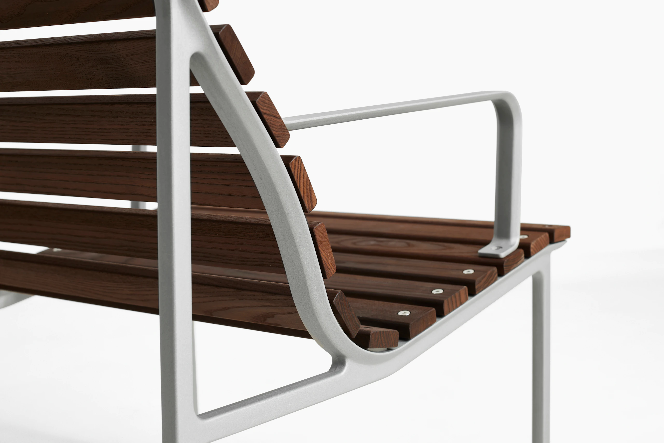 Traverse Lounge Chair with Arms