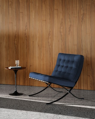 Barcelona Chair Saarinen Side Table
