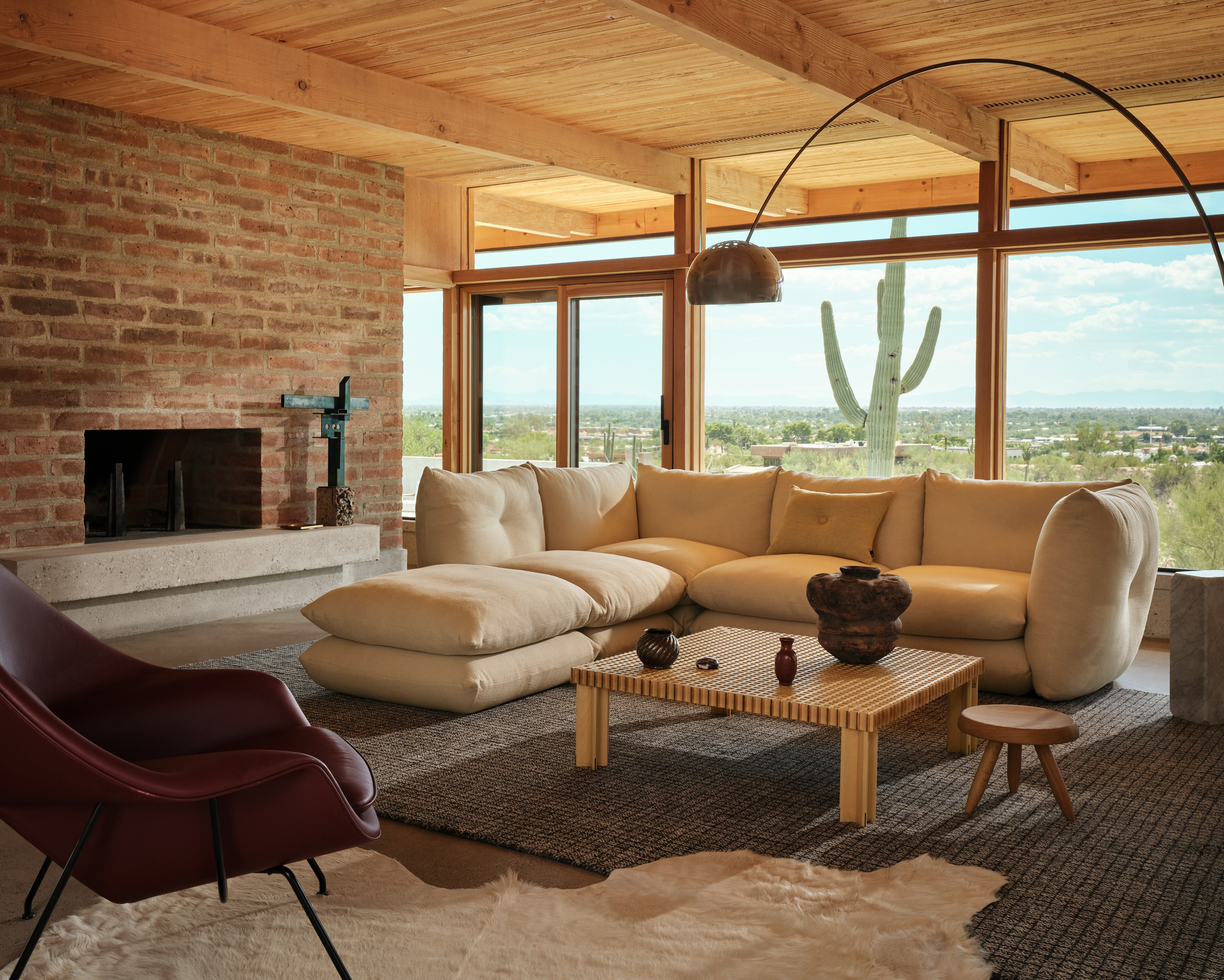 Perron Pillo Sectional