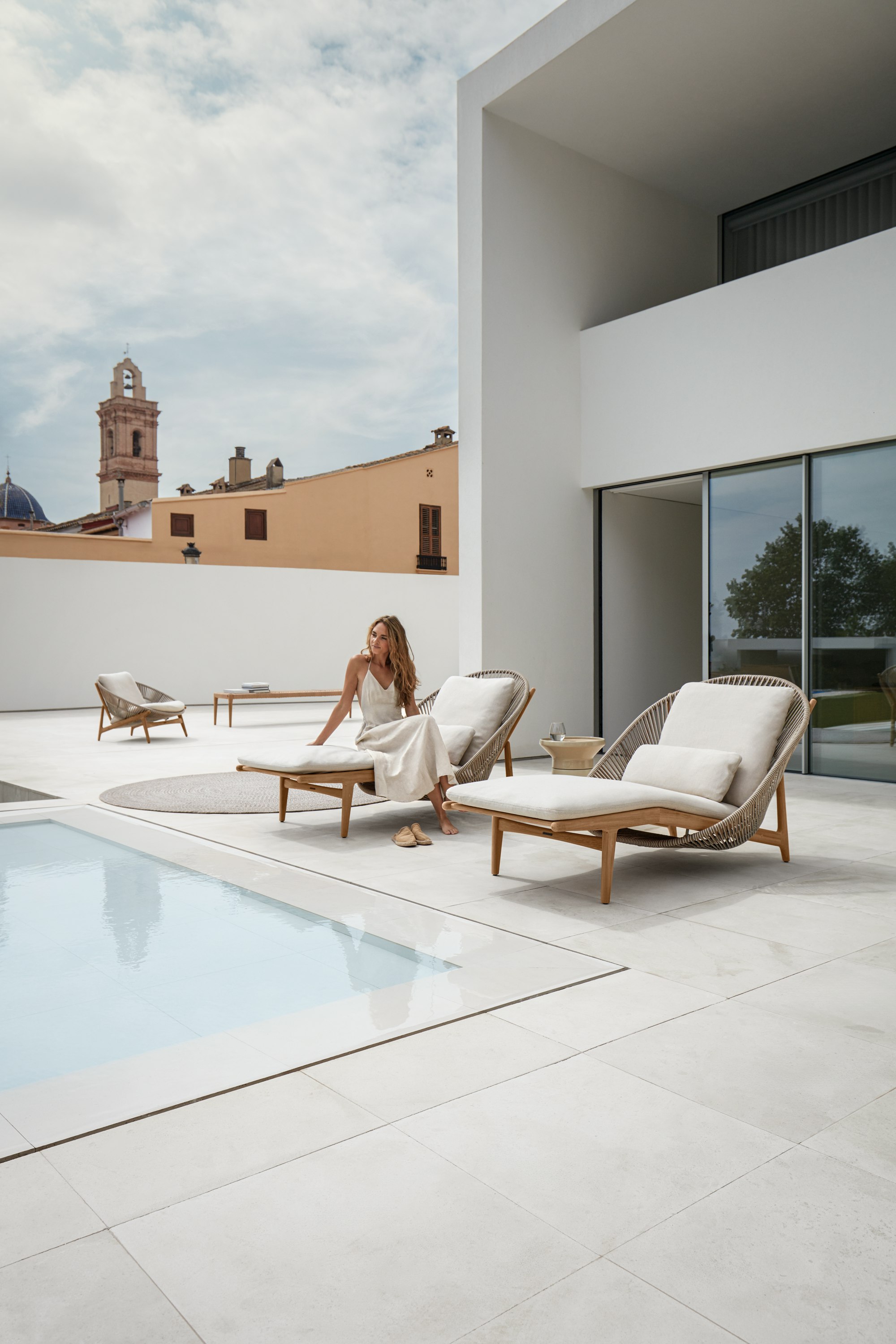 Bora Chaise Lounge