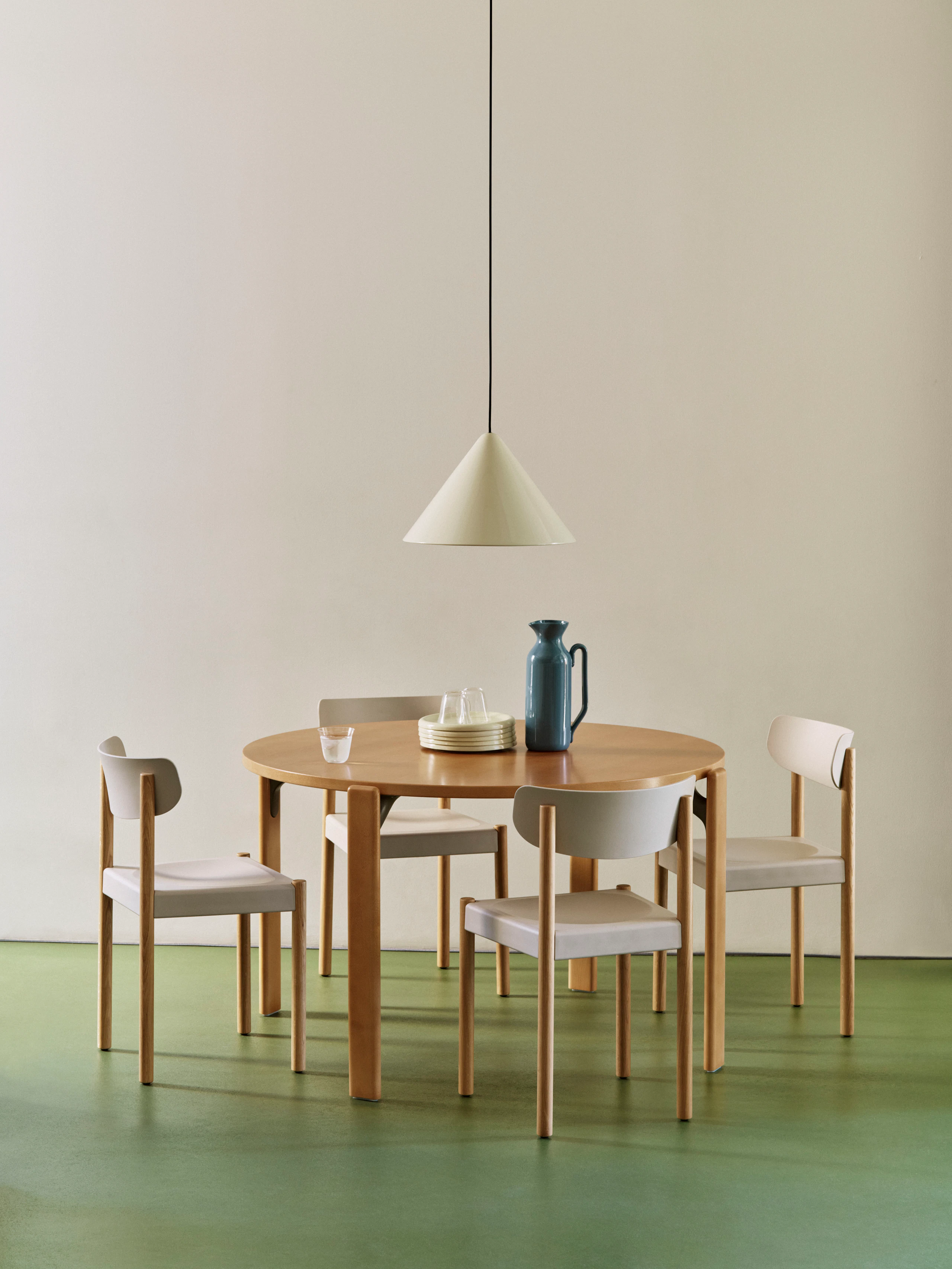 Pack Chairs around Rey Dining Table