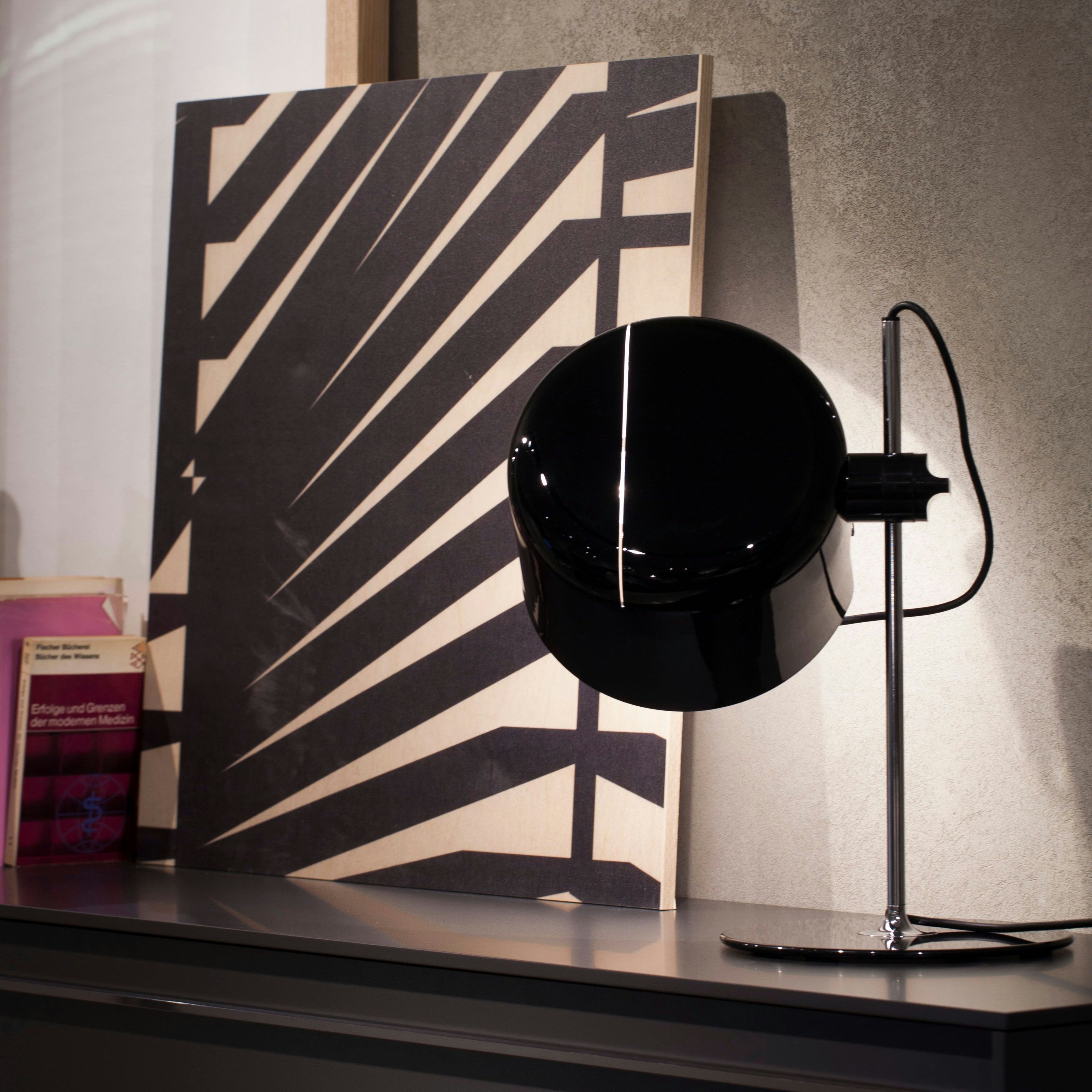 Coup&eacute; Table Lamp