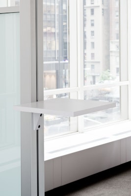 Knoll Interpole Hook Detail