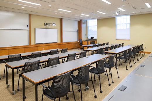 Wake Forest University School of Business: Farrell Hall Knoll Project Case Study