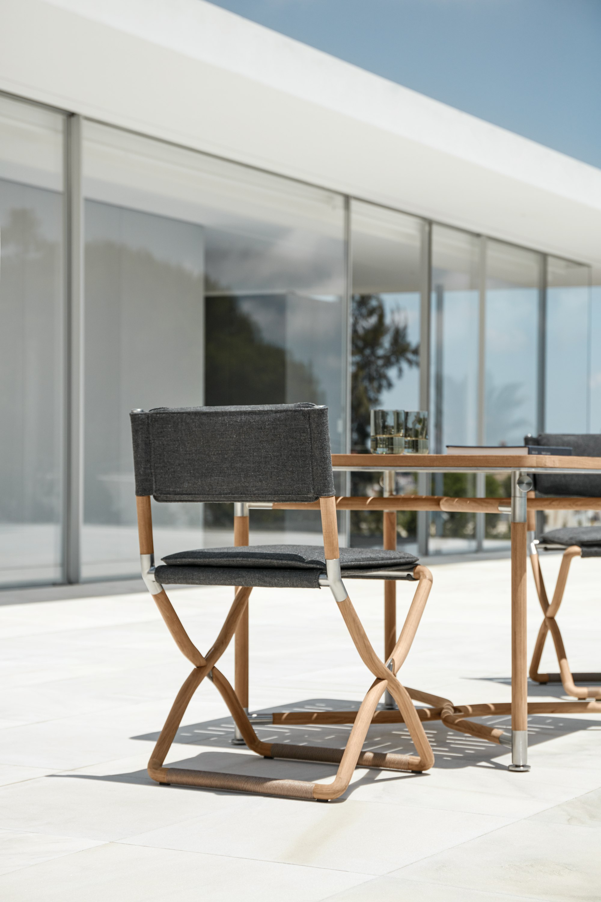 Navigator Folding Dining Table
