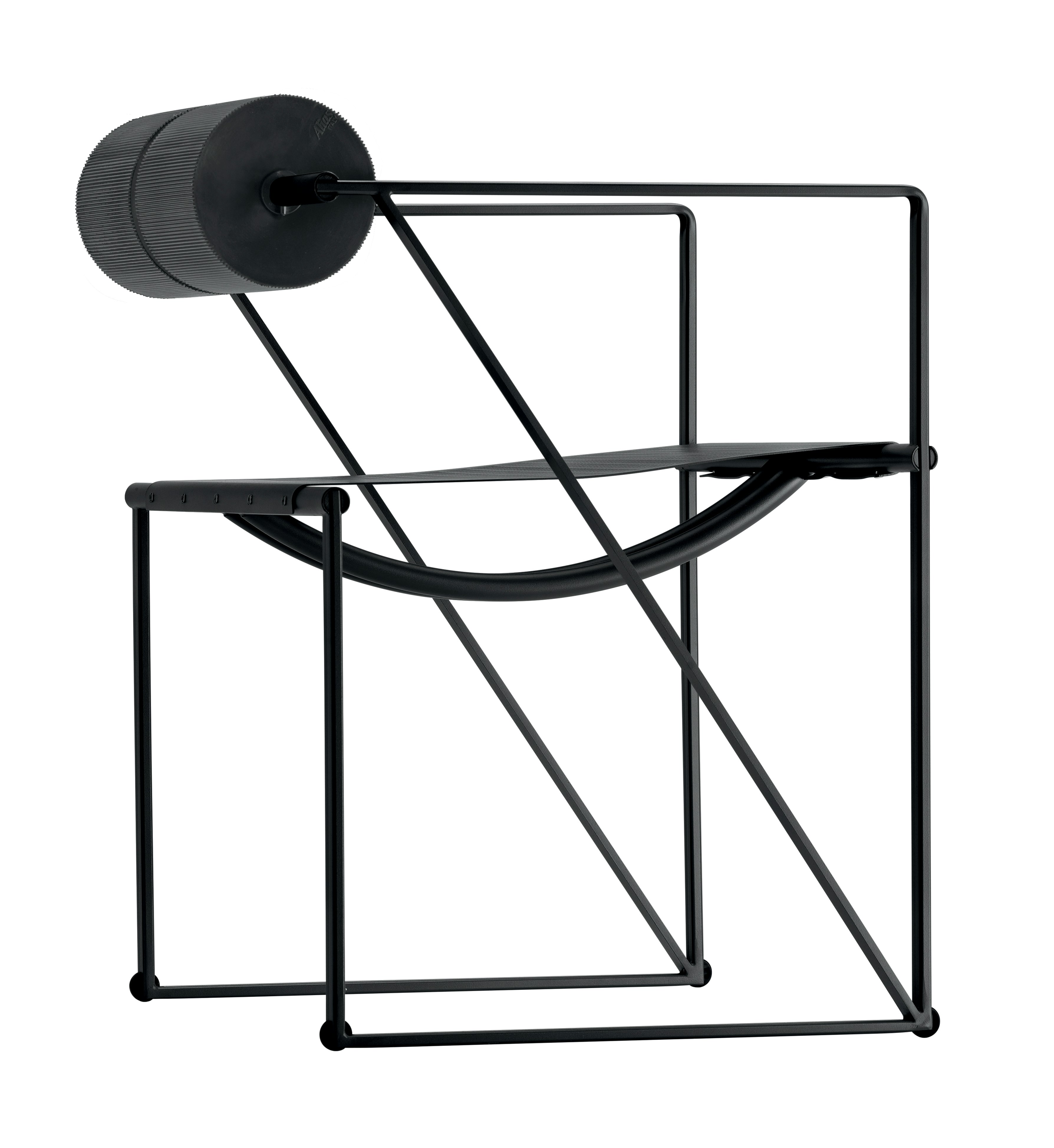 A Seconda Armchair in Textured Lacquering, Black viewed from the side.