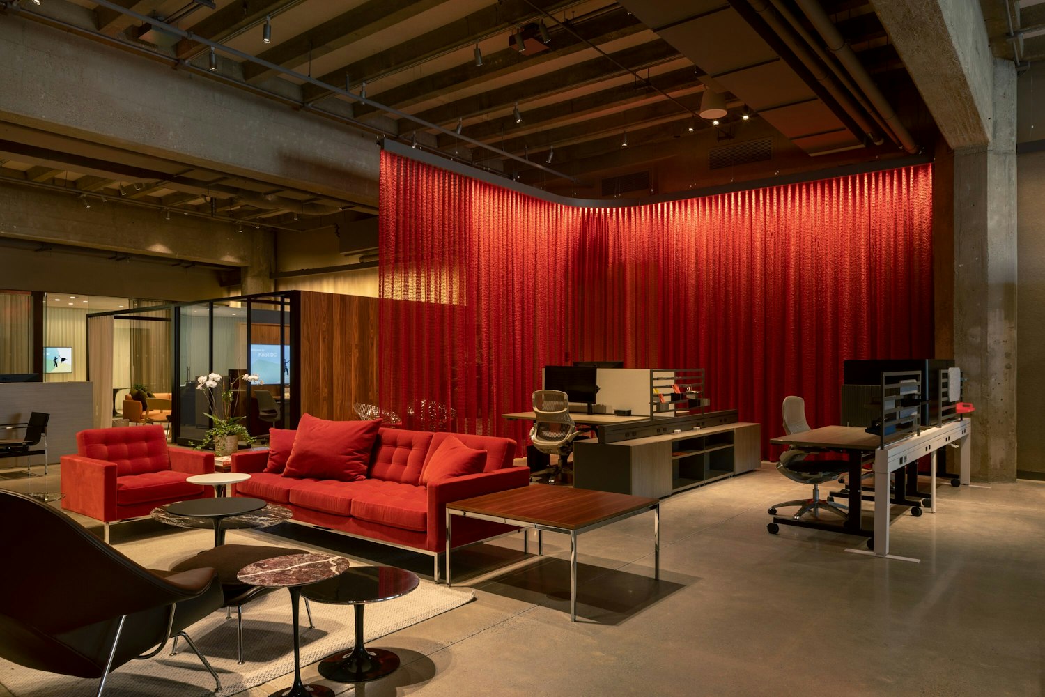 florence knoll relaxed sofa lounge chair end table eero saarinen side table womb chair washington dc showroom muuto ply rug hipso adjustable standing desk generation by knoll 