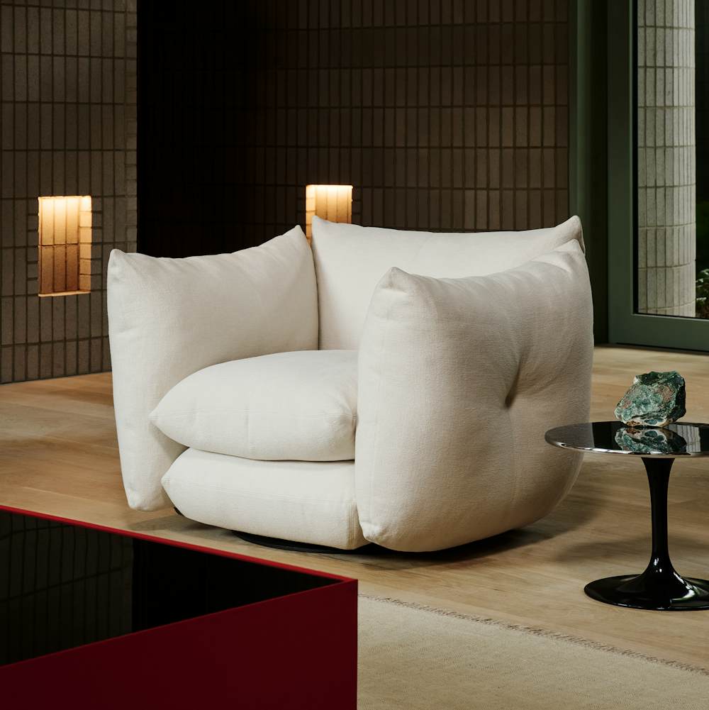 Pillo Lounge Chair in Haven Ivory