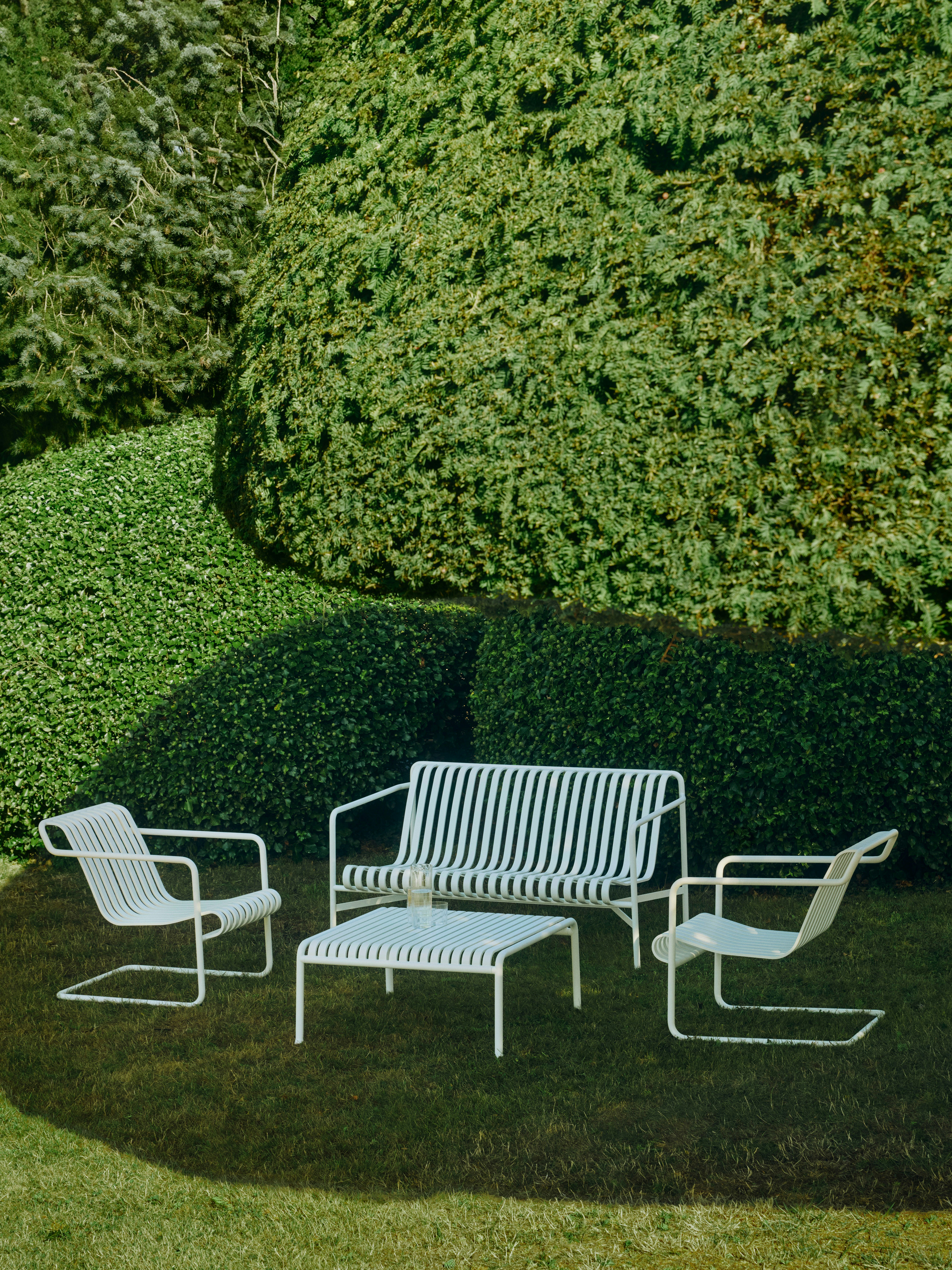 Palissade Cantilever Lounge Chair