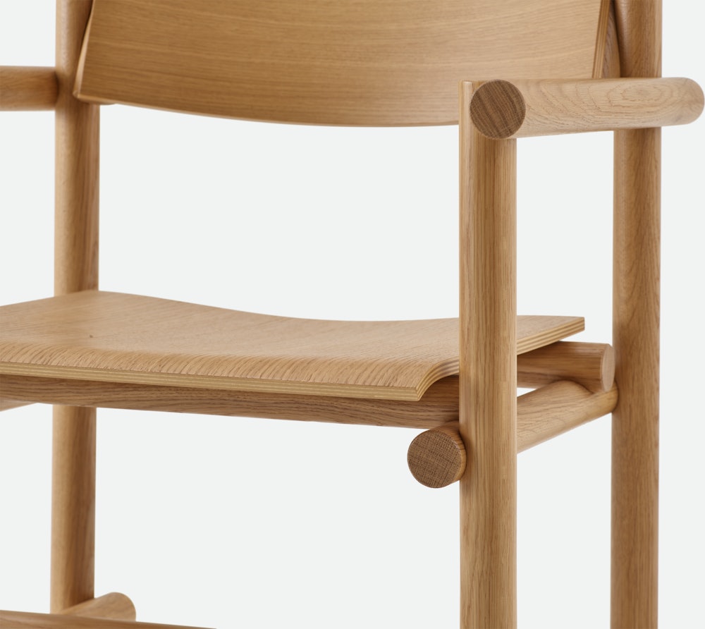 Muecke Armchair - oak