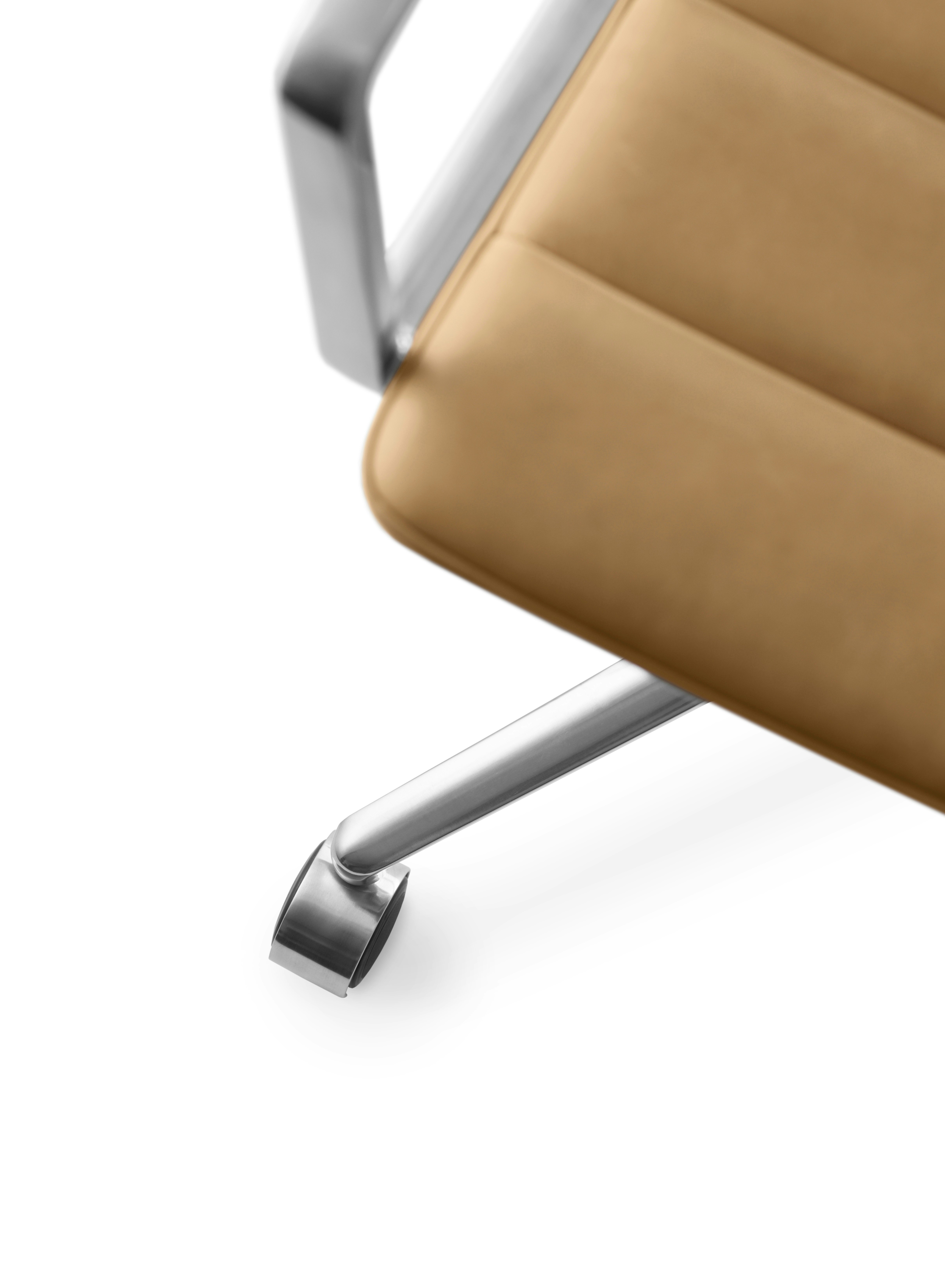 A detailed look at the Vipp452 Swivel Chair.