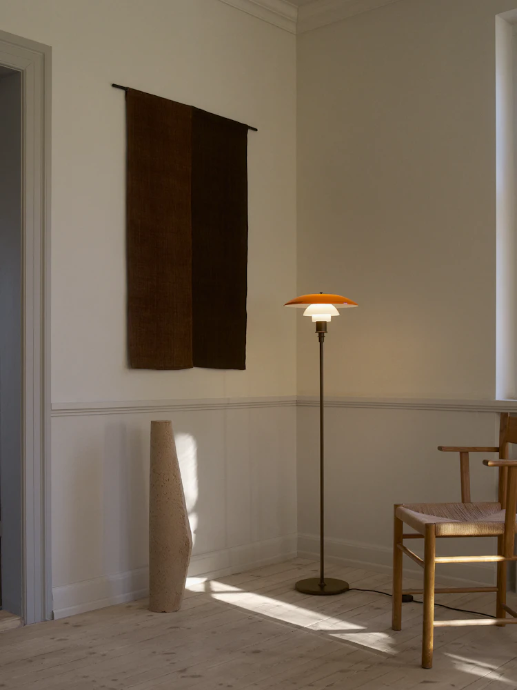 PH 3 1/2-2 1/2 Floor Lamp PH 3 1/2-2 1/2 Floor Lamp