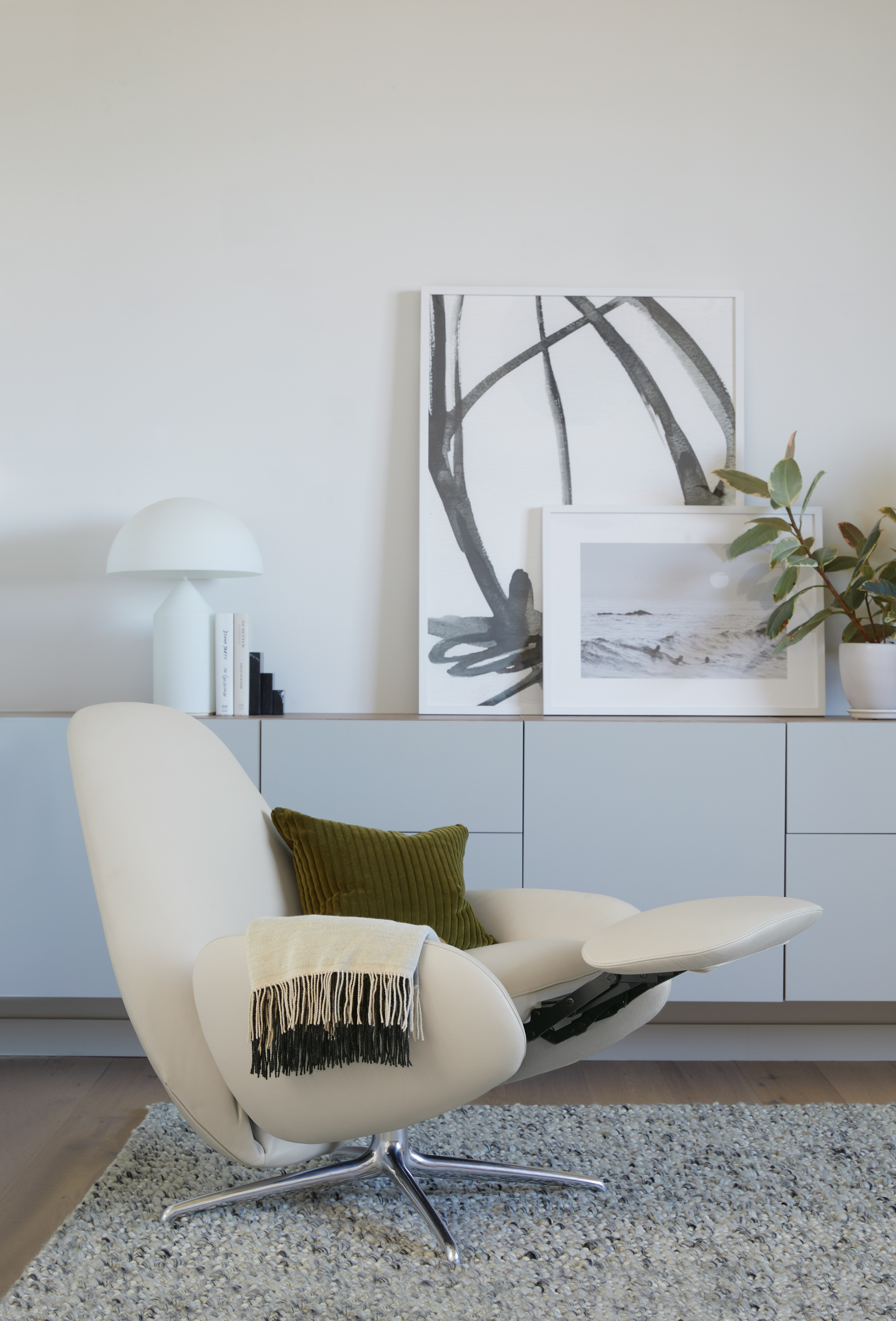 Vala Swivel Recliner