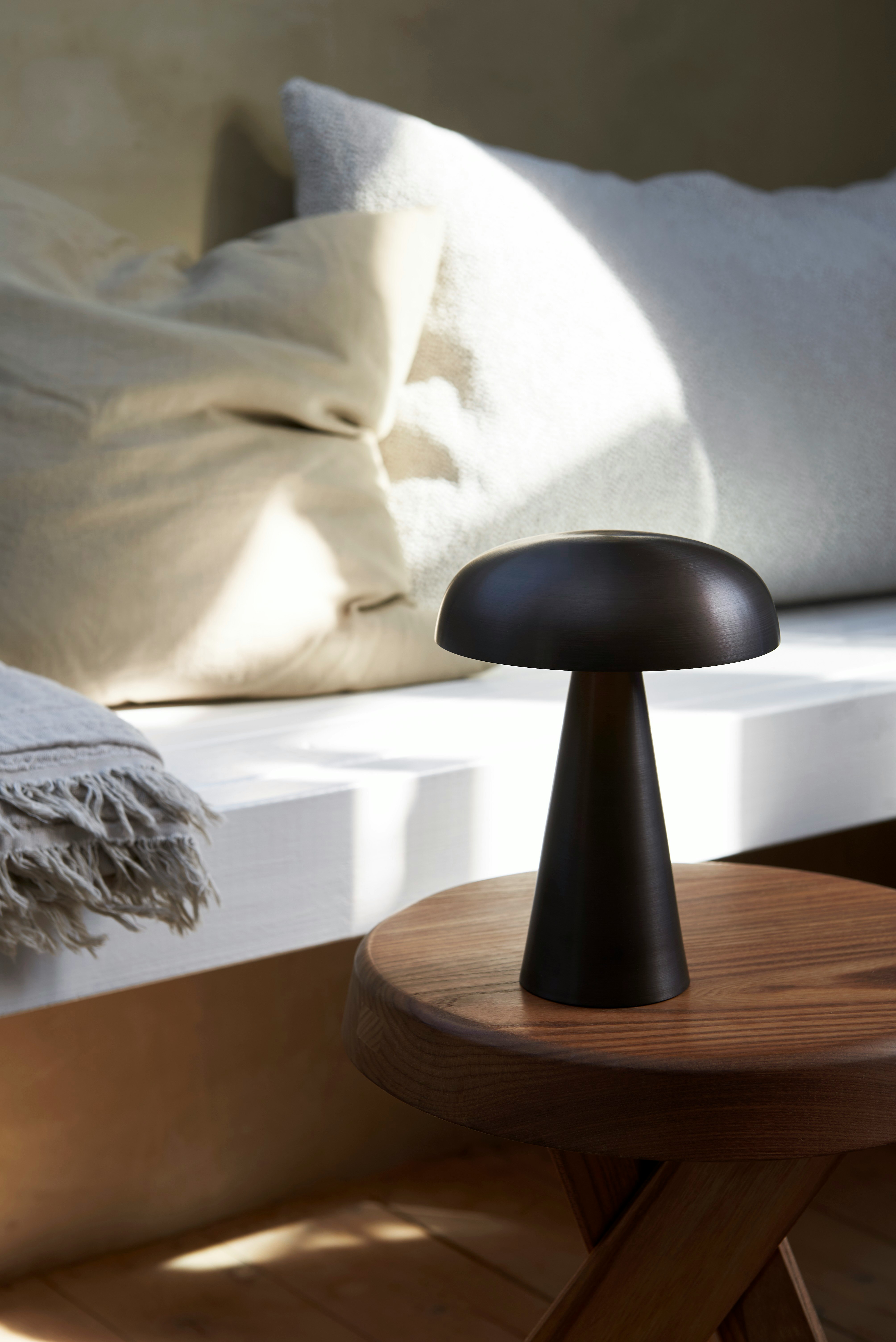 Como Portable Table Lamp