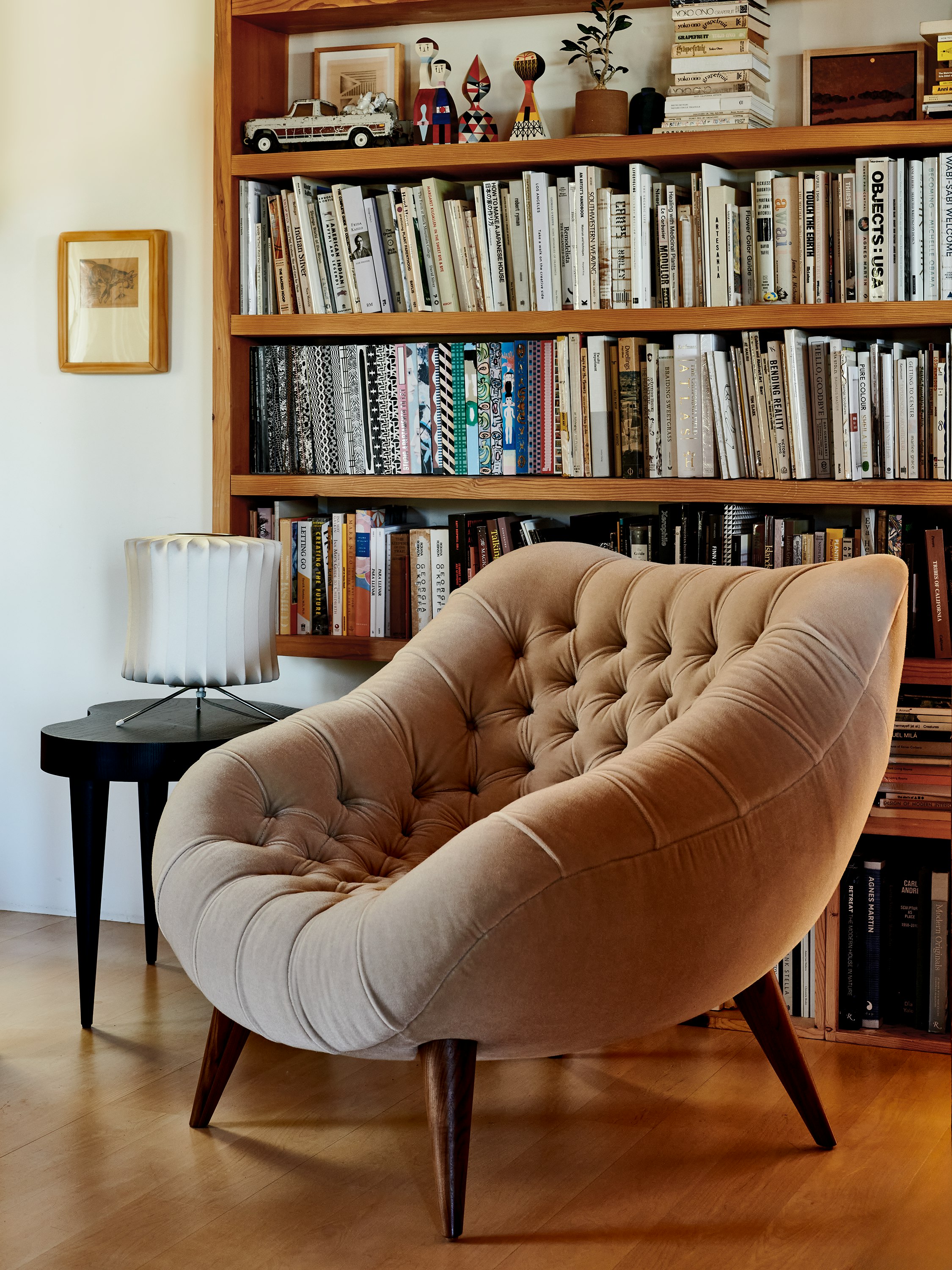 Lounge Chairs & Ottomans