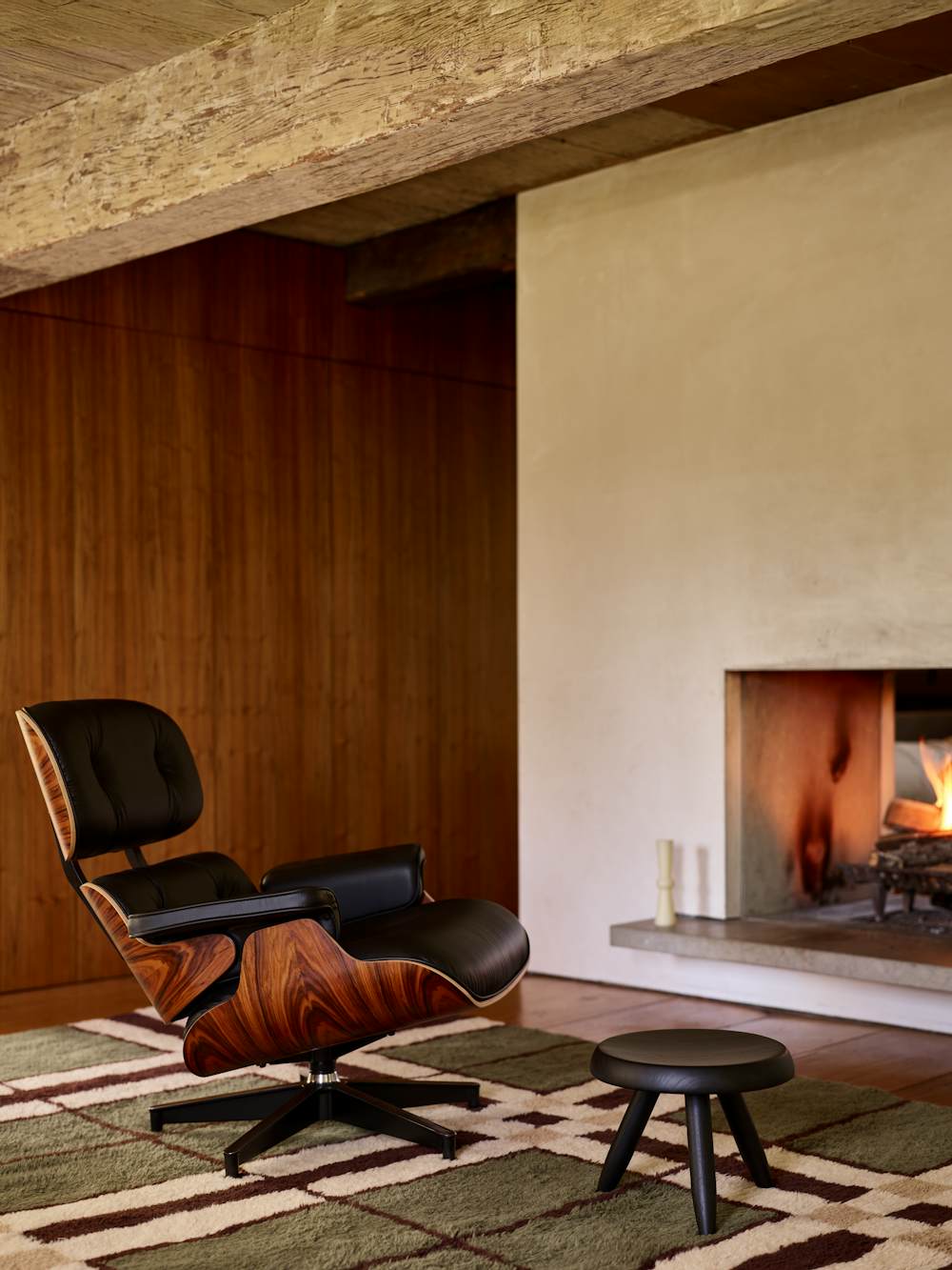 Eames Lounge Chair in Palisander and black leather