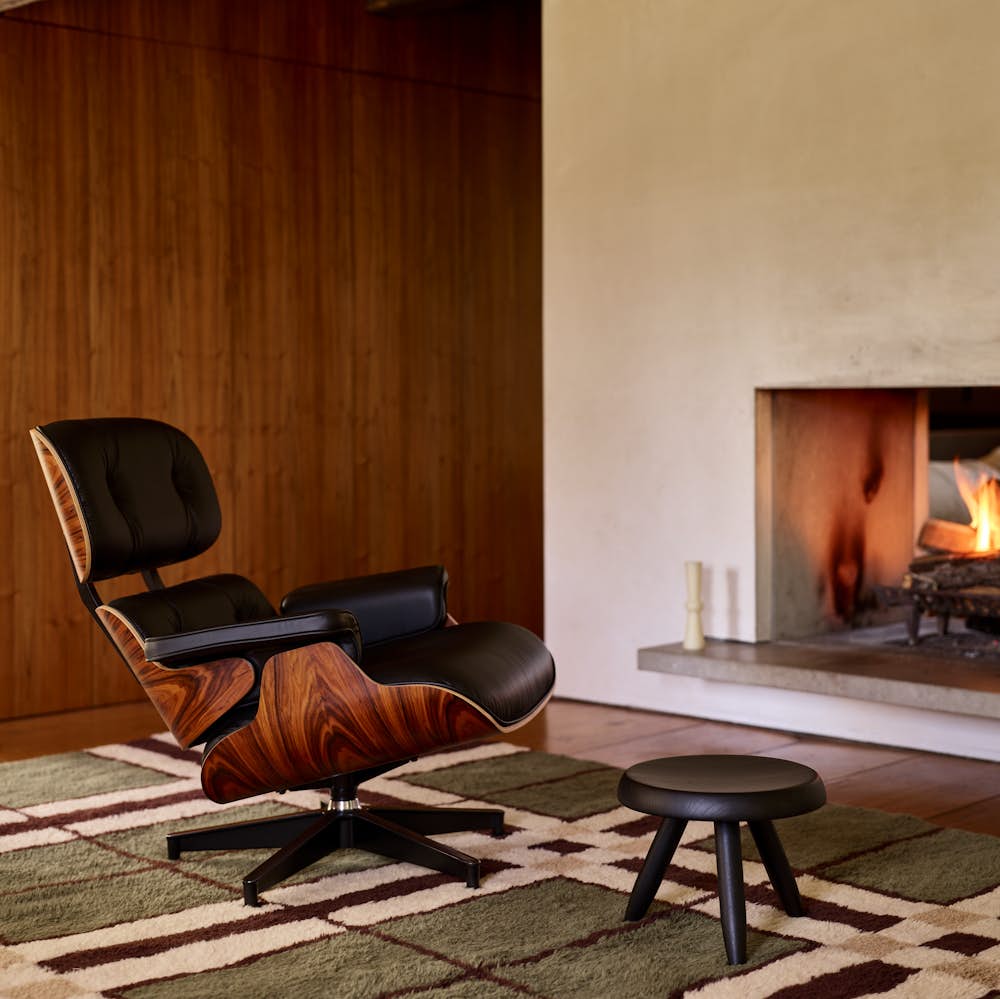 Eames Lounge Chair in Palisander and black leather