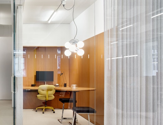 Knoll NYC Showroom Private Office Space Knoll NYC Showroom Morrison Hannah Chair Antenna Table Four Seasons Barstool