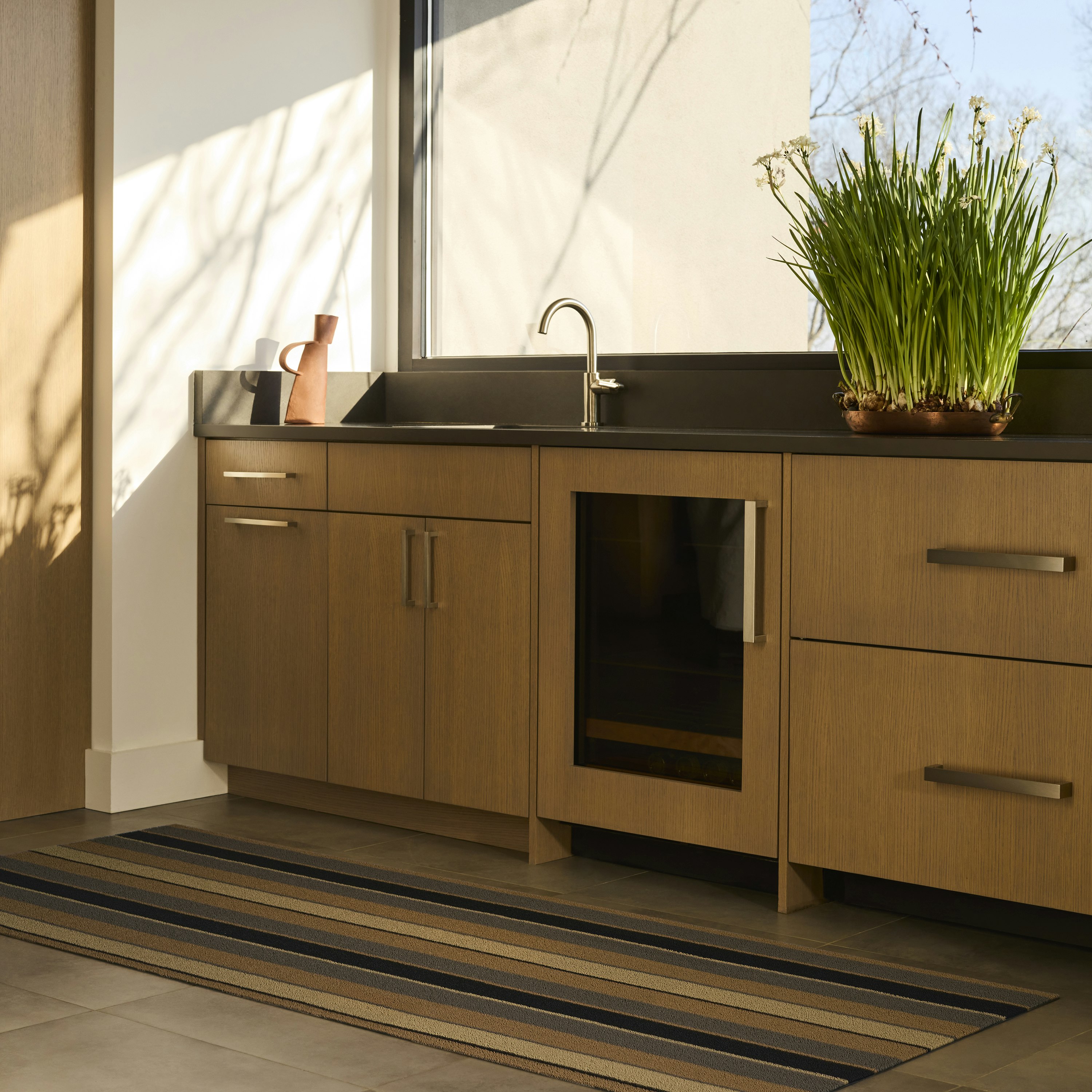 Bolt Stripe Shag Mat