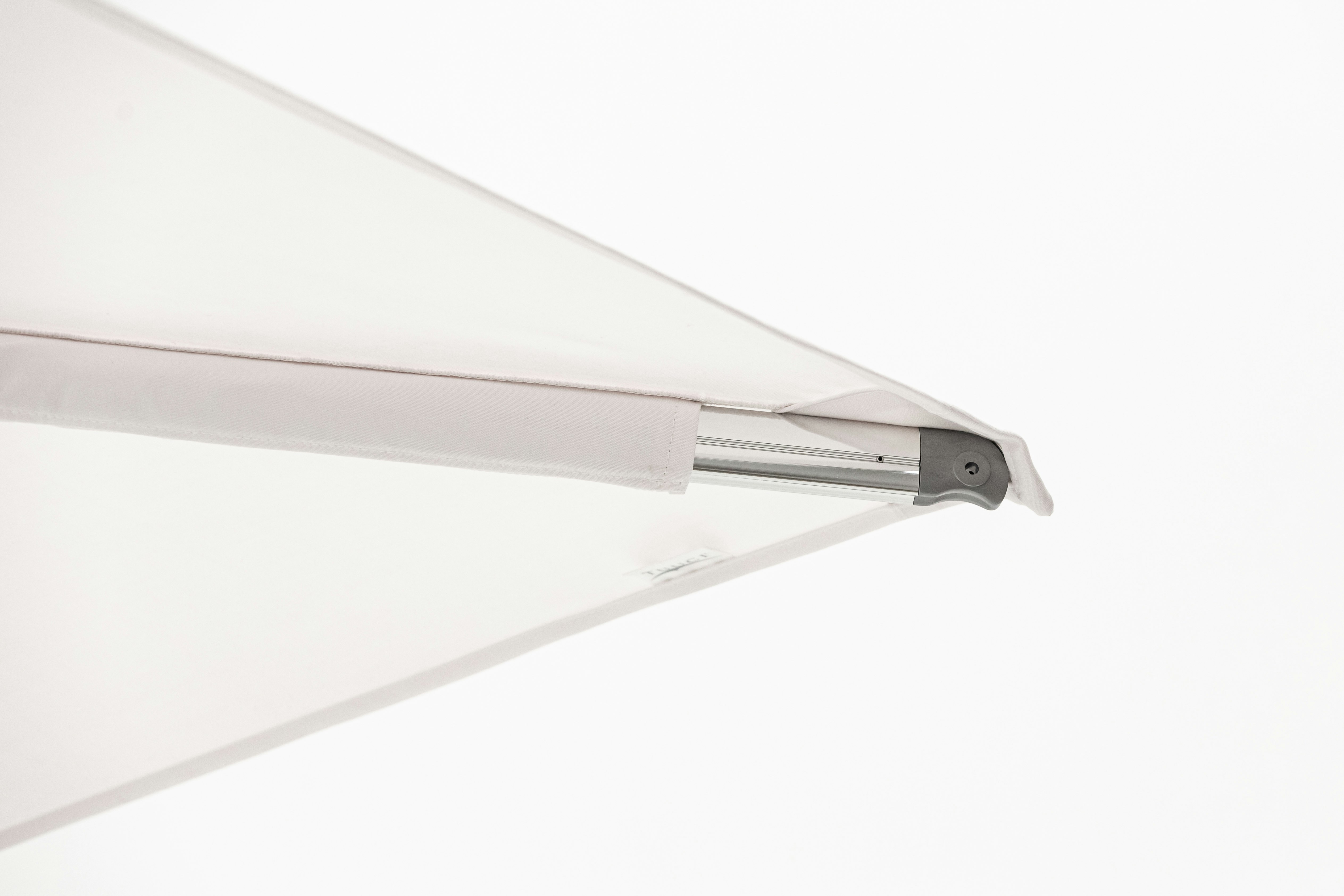 Tuuci Ocean Master Max Low-Profile Cantilever Umbrella w/Heating & Lighting