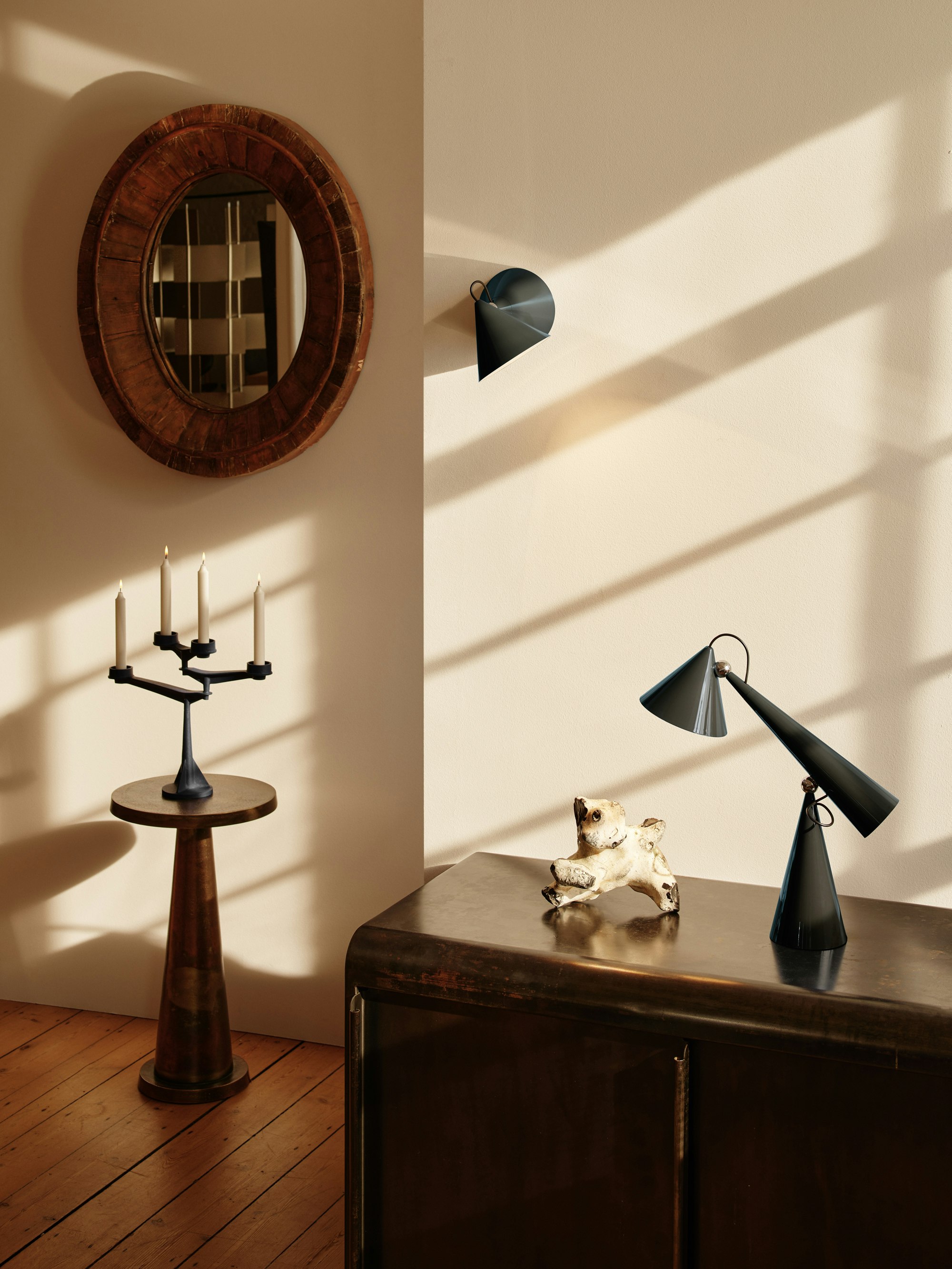 Pose Surface Wall Sconce