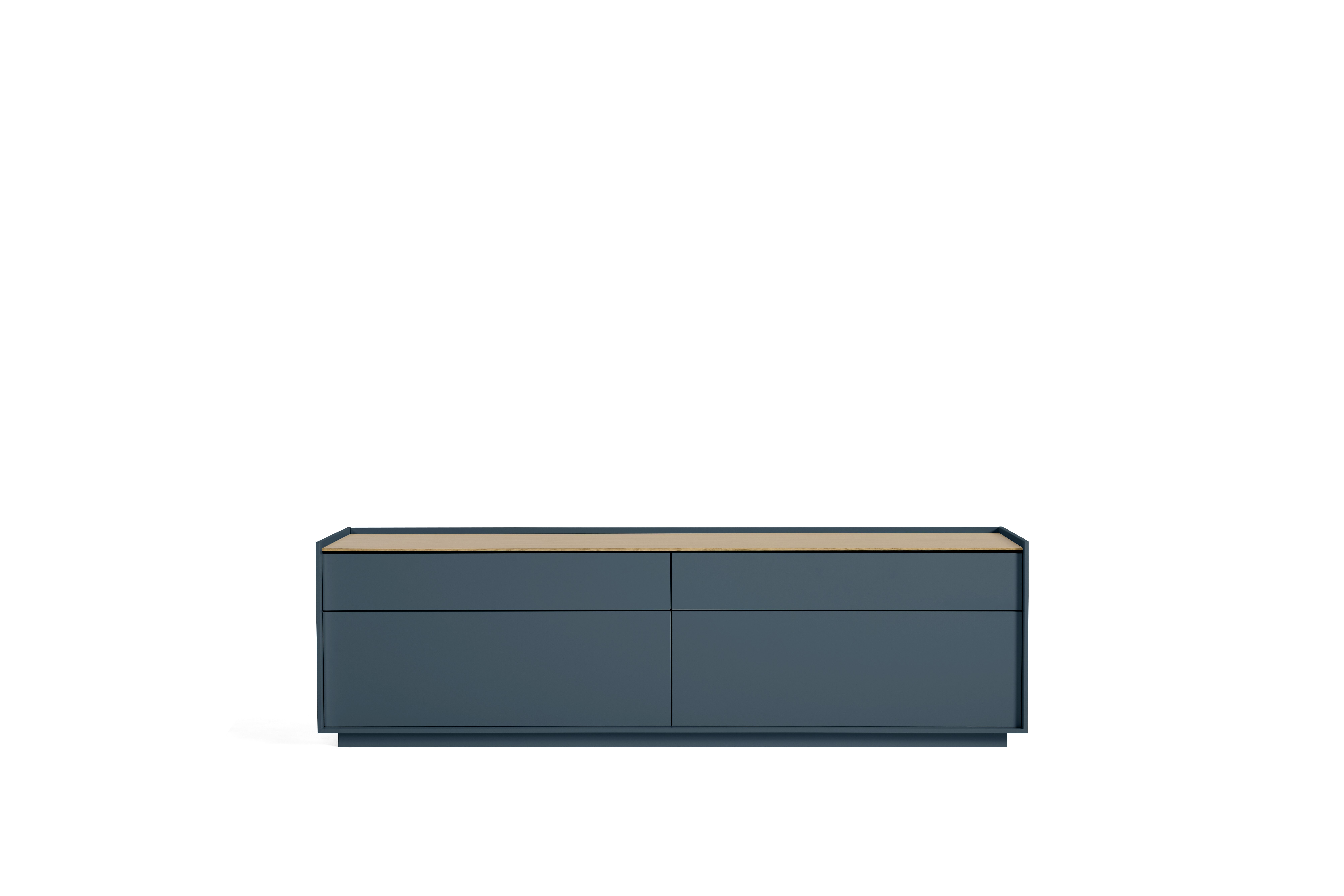 A Bera Credenza in sarifa Viewed from the front.