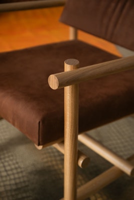 Muecke Lounge Chair