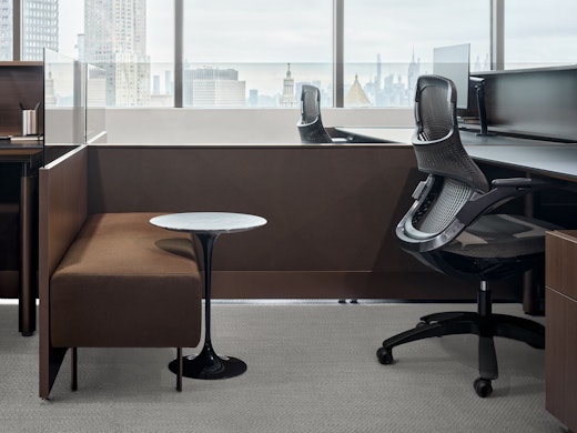 Dividends Skyline System Screens Height-Adjustable Table Lounge Saarinen Side Table Generation by Knoll Chair