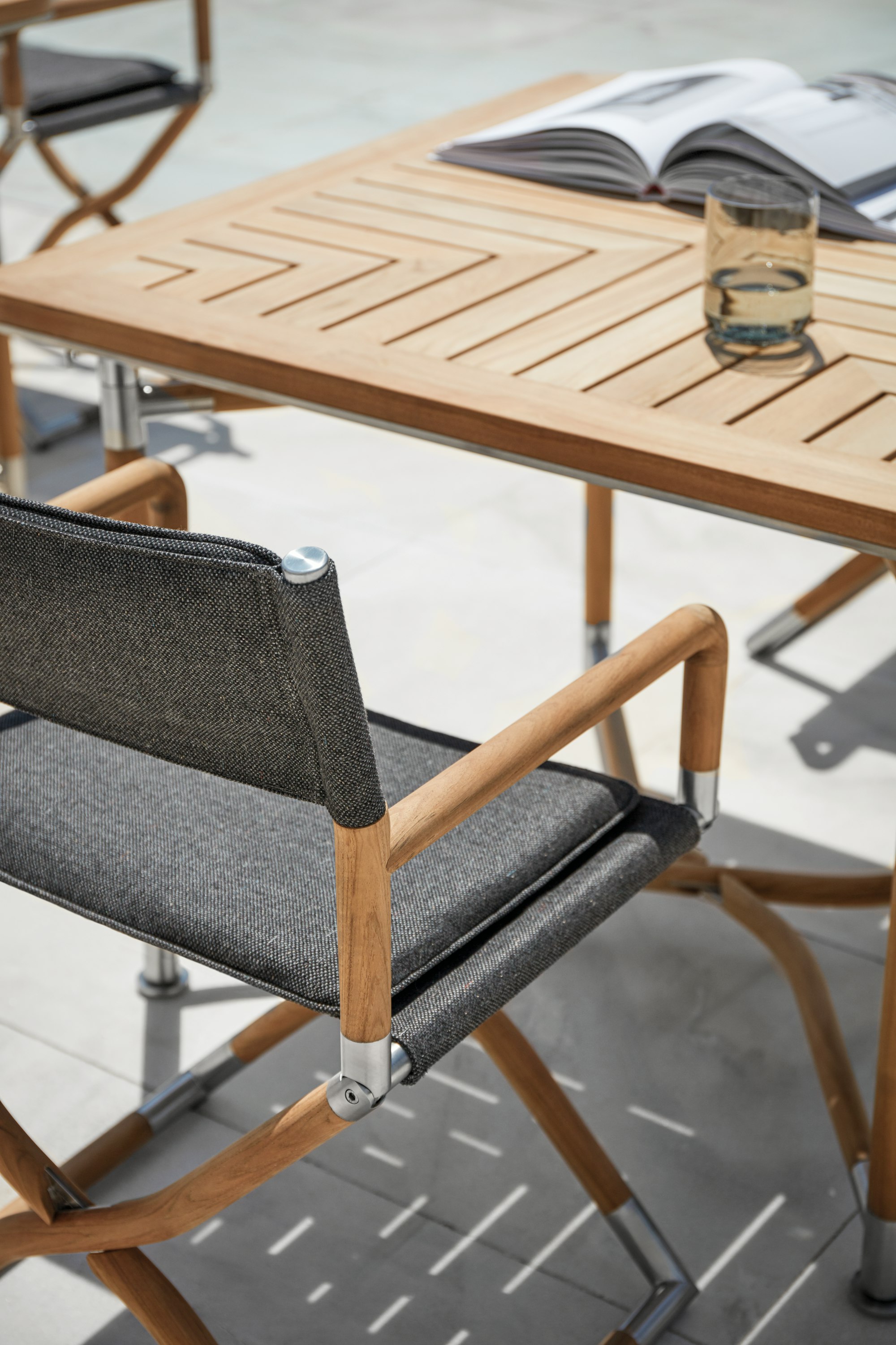Navigator Folding Dining Table
