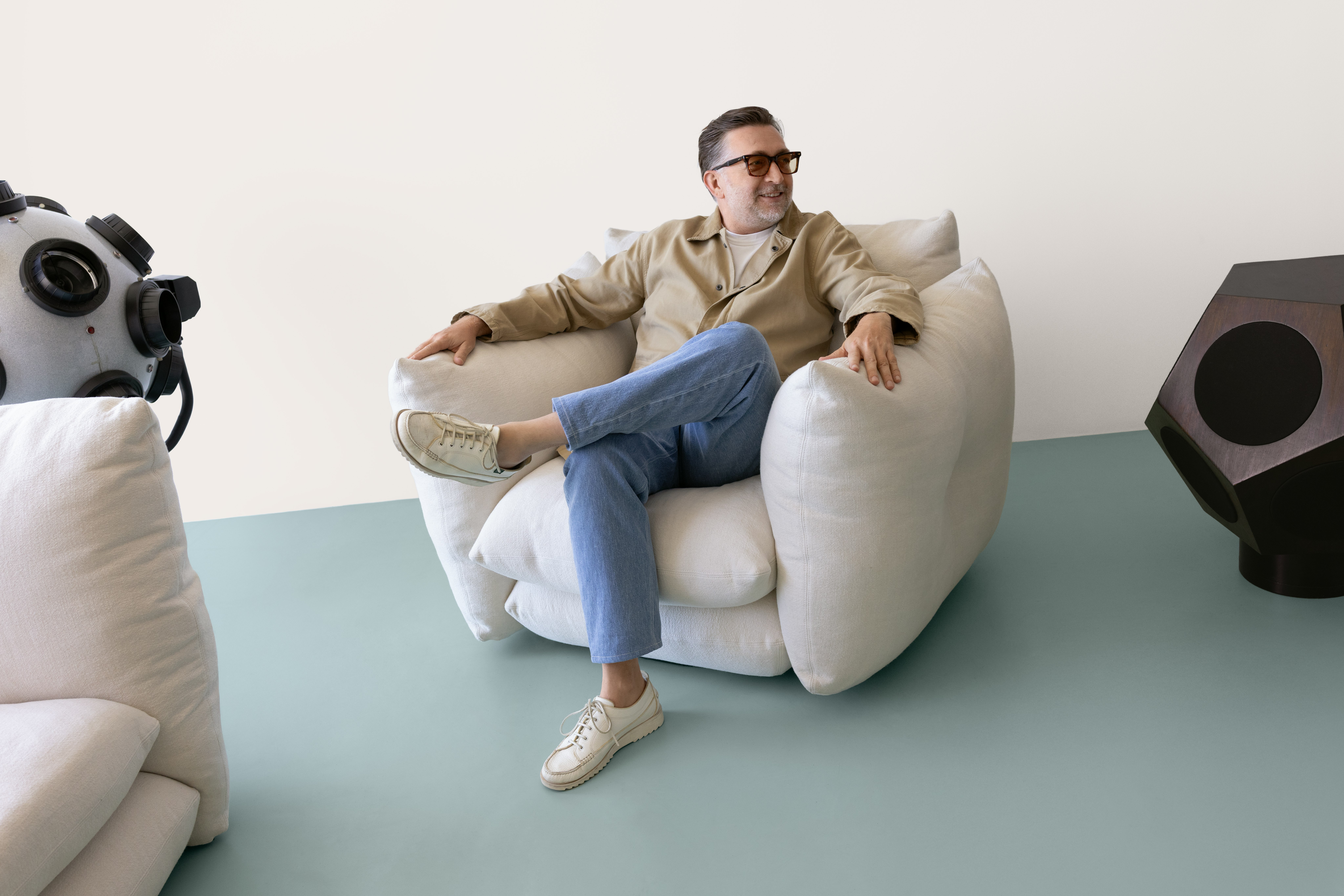 Perron Pillo Lounge Chair with Willo Perron