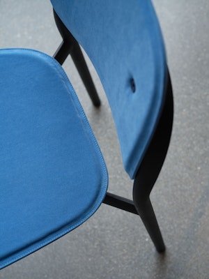 Iquo Collection Armless Chair