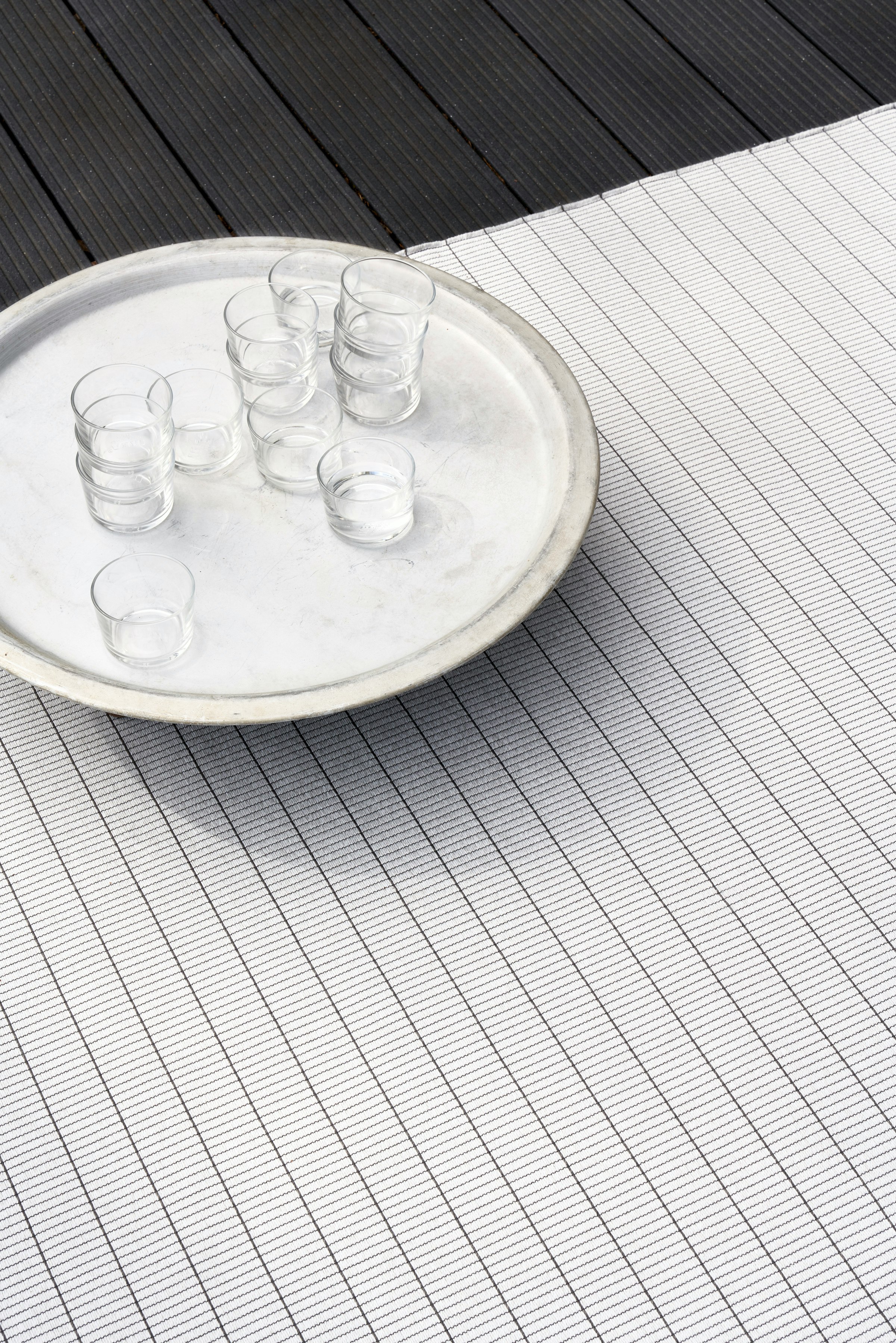 Line Indoor-Outdoor Rug - Pearl Grey_Graphite, 6 x 9