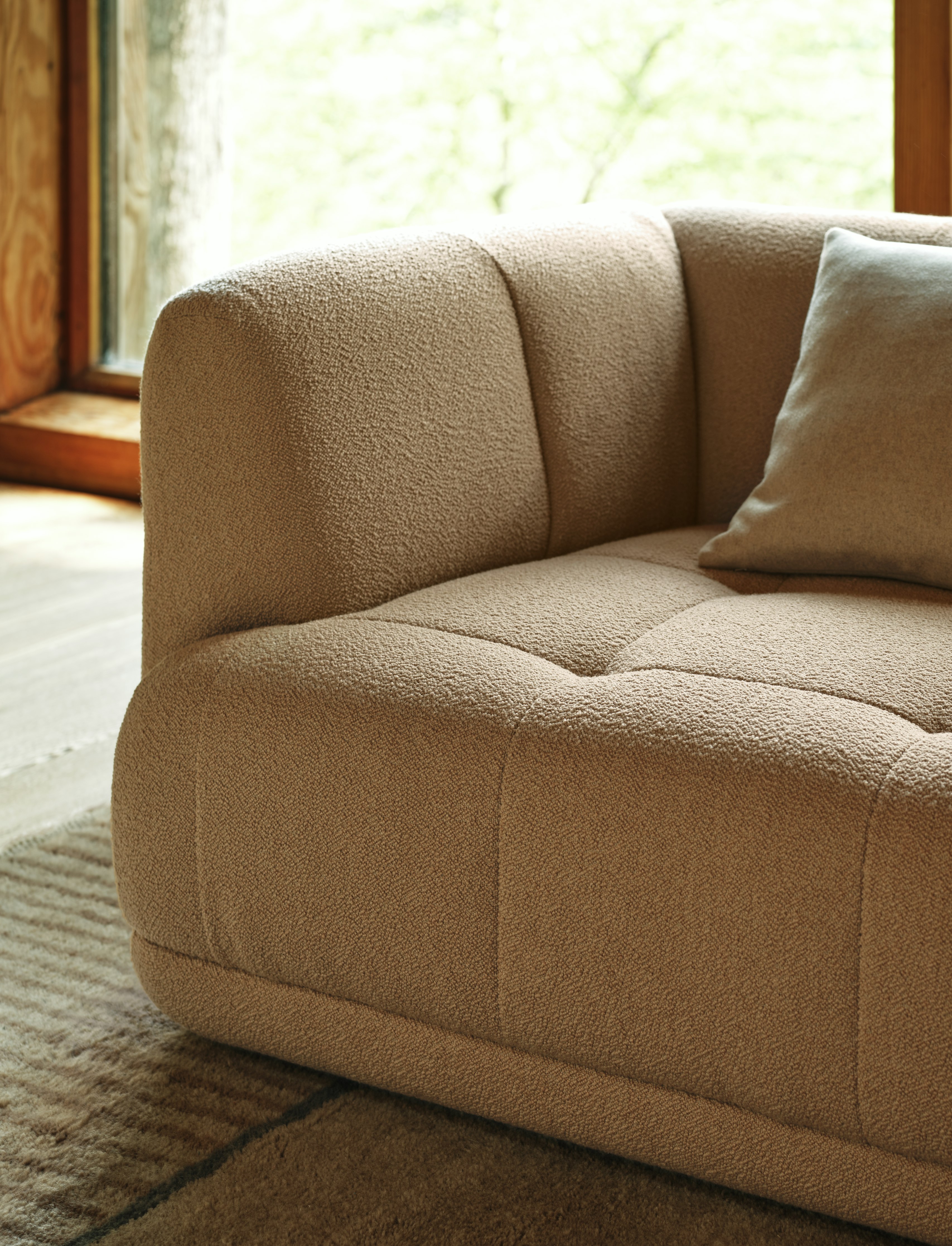 Quilton Sofa in Flamiber Carne detail