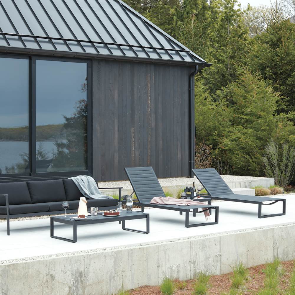 Eos Chaise Lounge