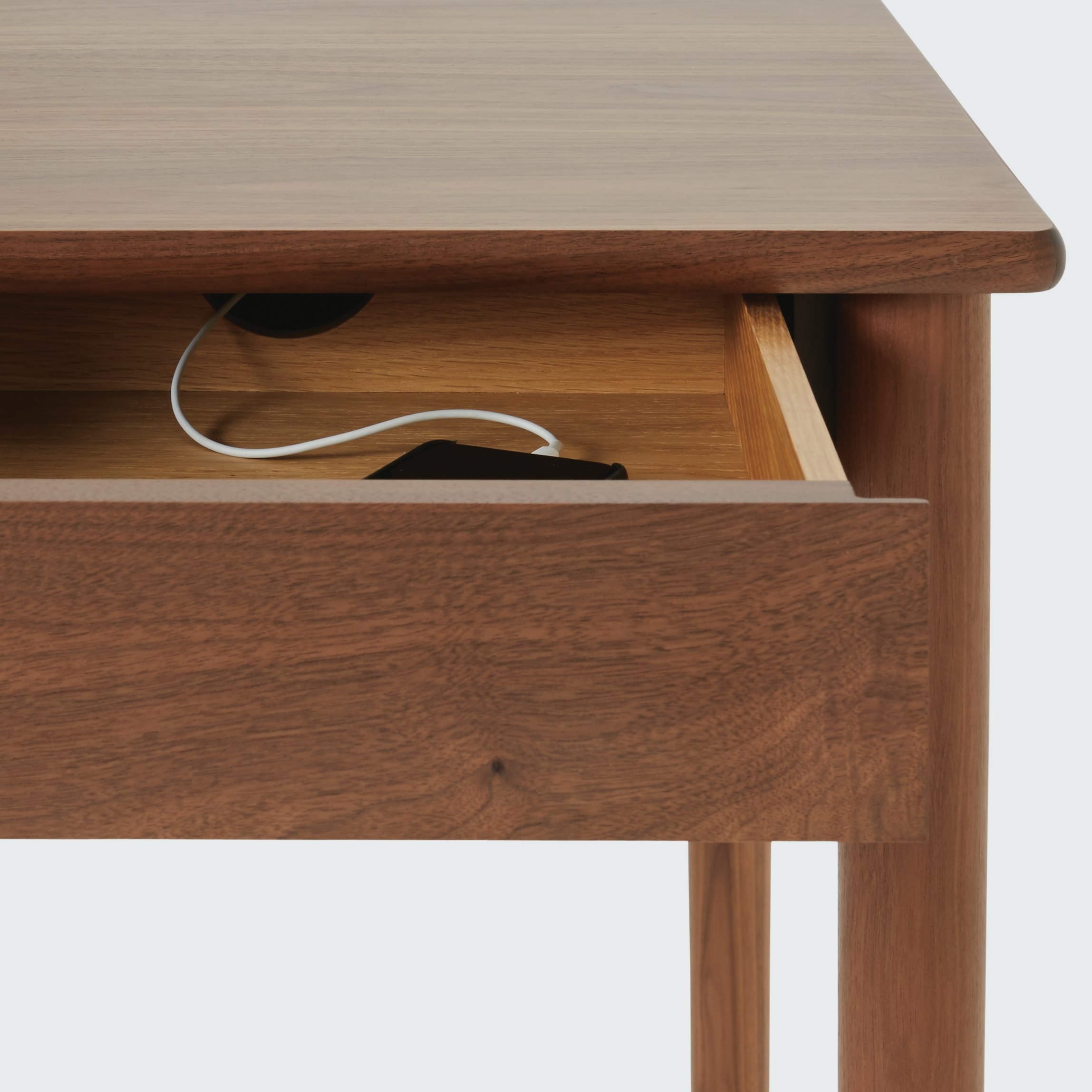 Edel Table