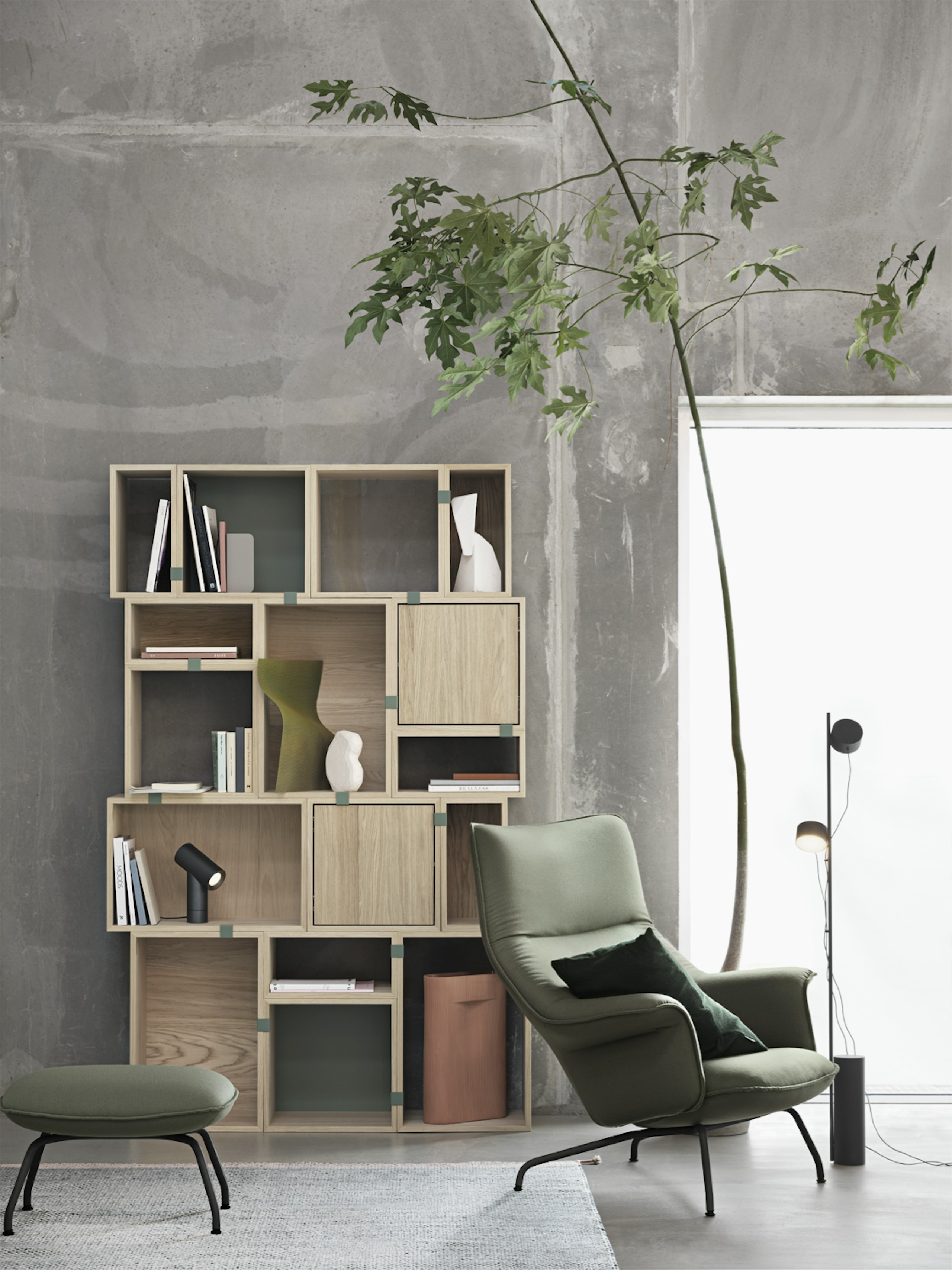 Doze Lounge Chair and Ottoman