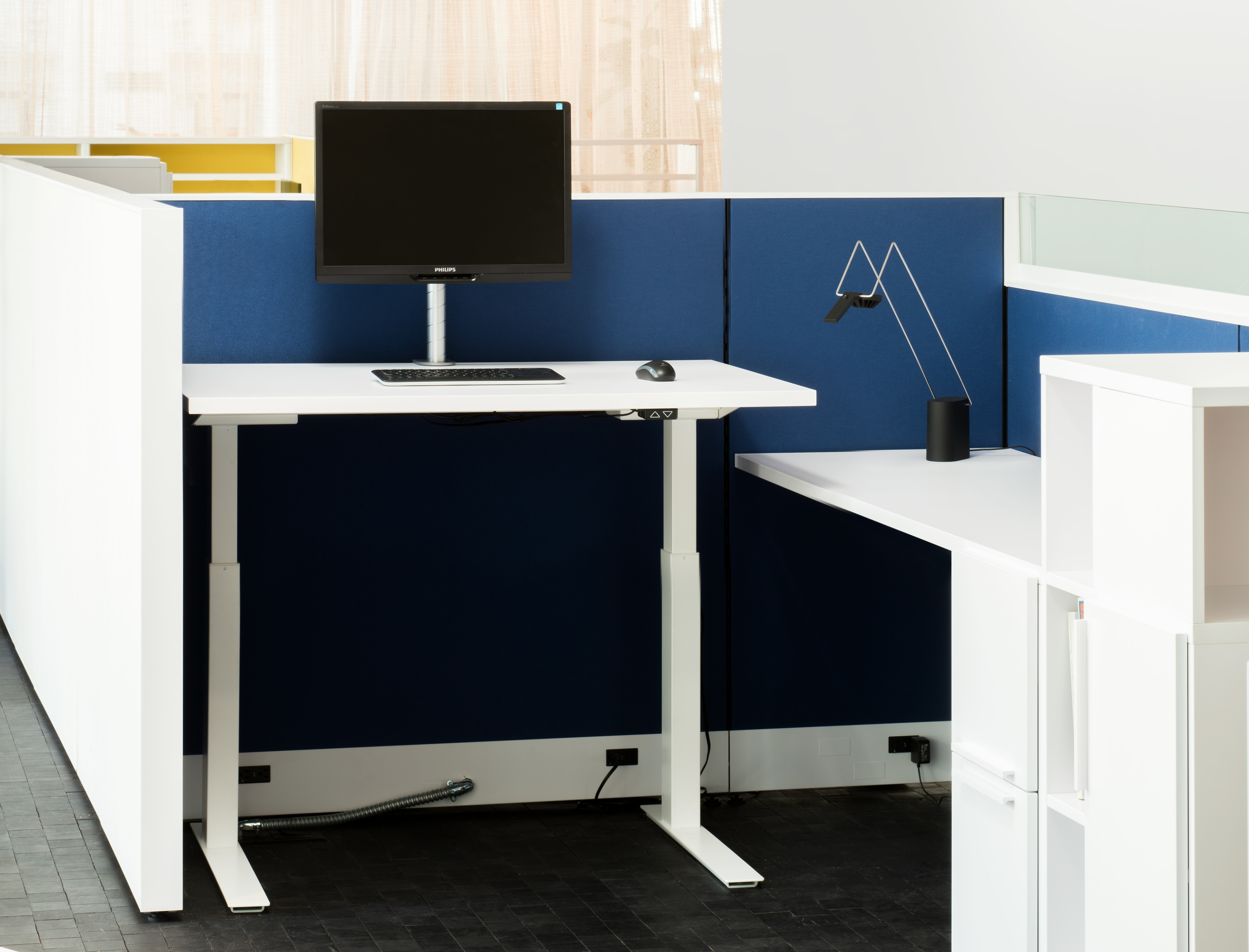 Knoll Tone Height Adjustable Table